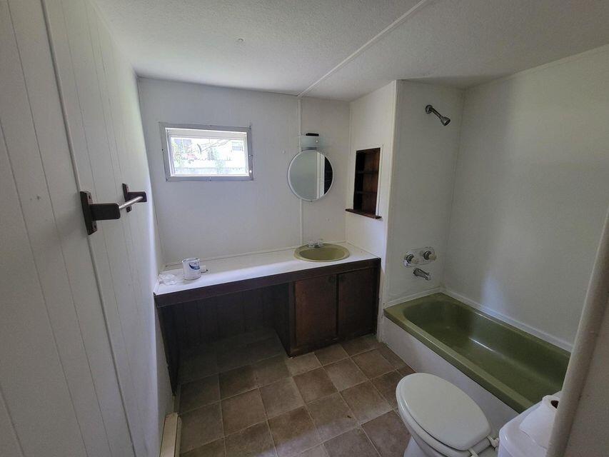 465 12th Street Property Photo 4