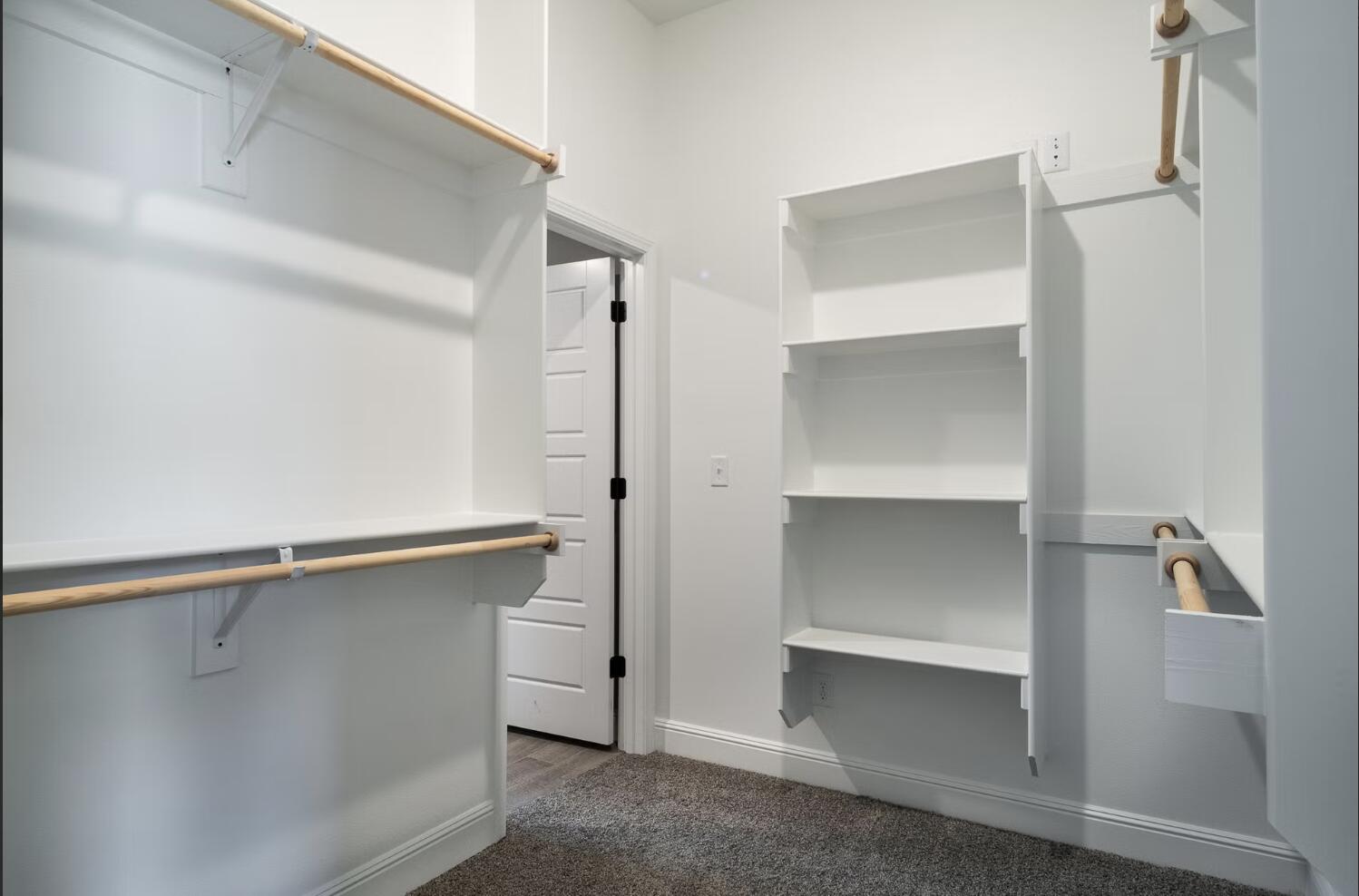 1136 East Abercorn Street Property Photo 12