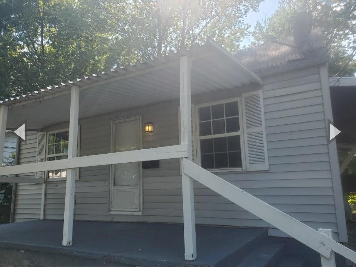 2135 North Roosevelt Avenue Property Photo 1
