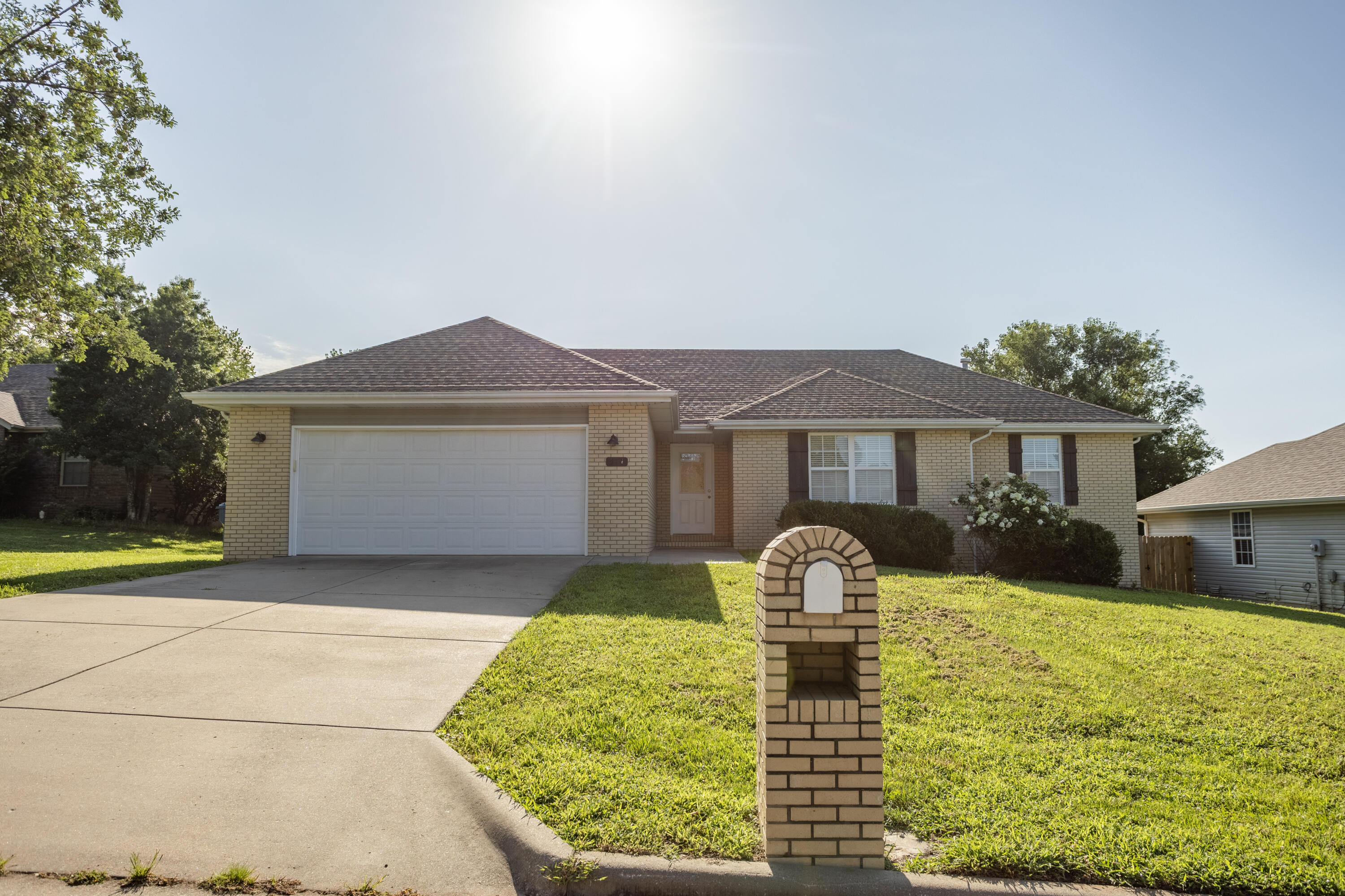 574 South Kings Gate Court Property Photo 4