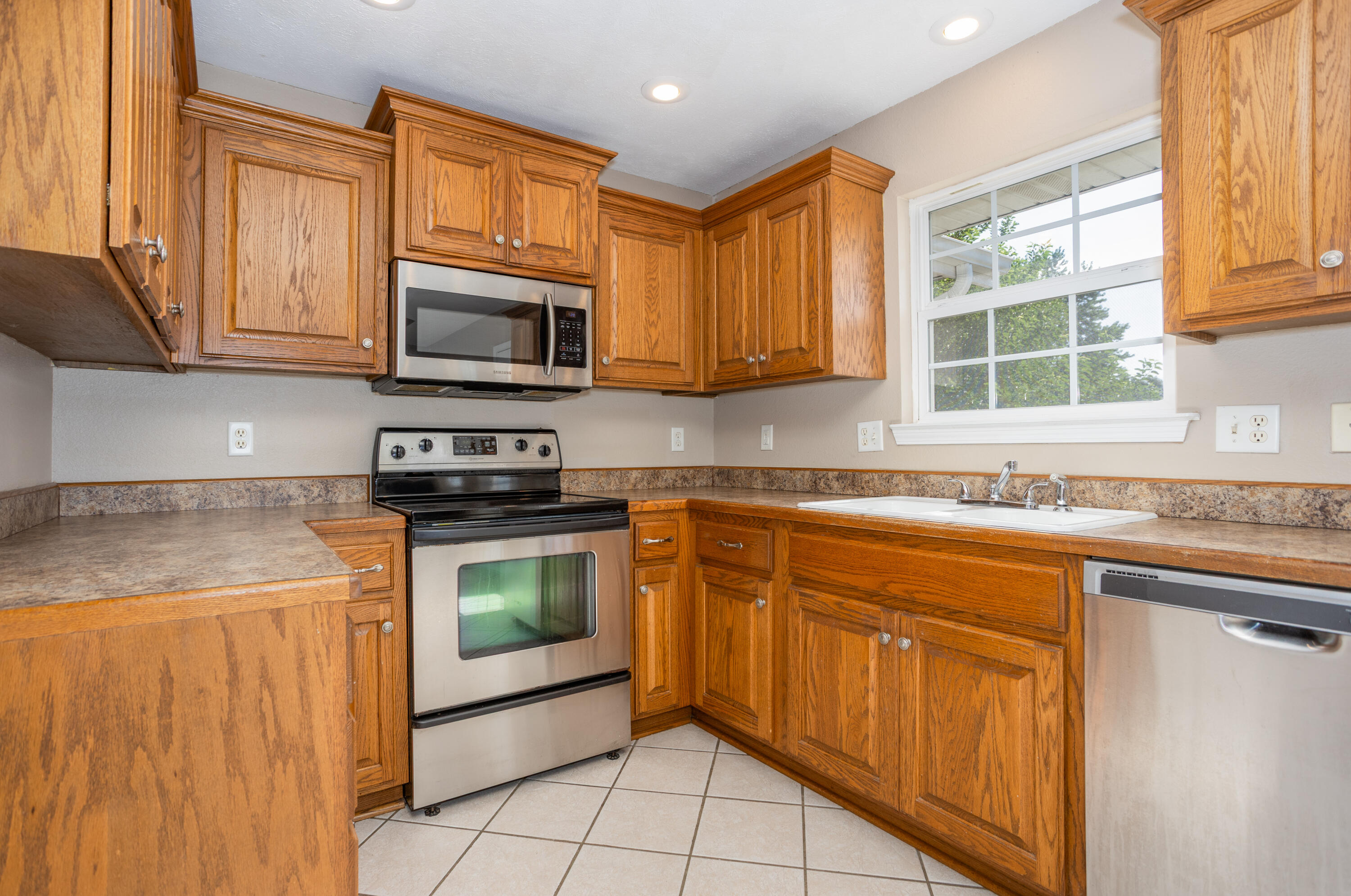 574 South Kings Gate Court Property Photo 9