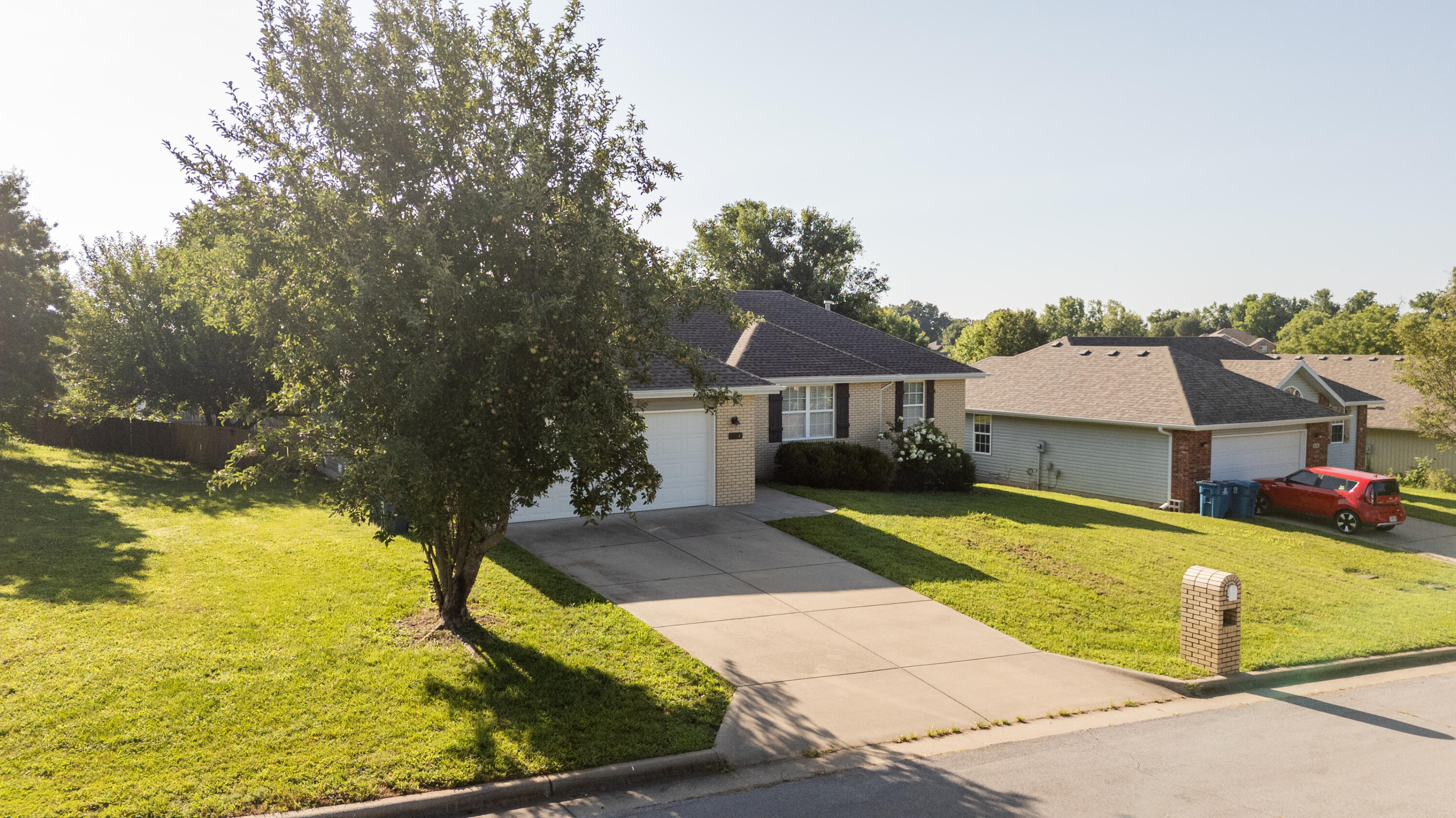 574 South Kings Gate Court Property Photo 24