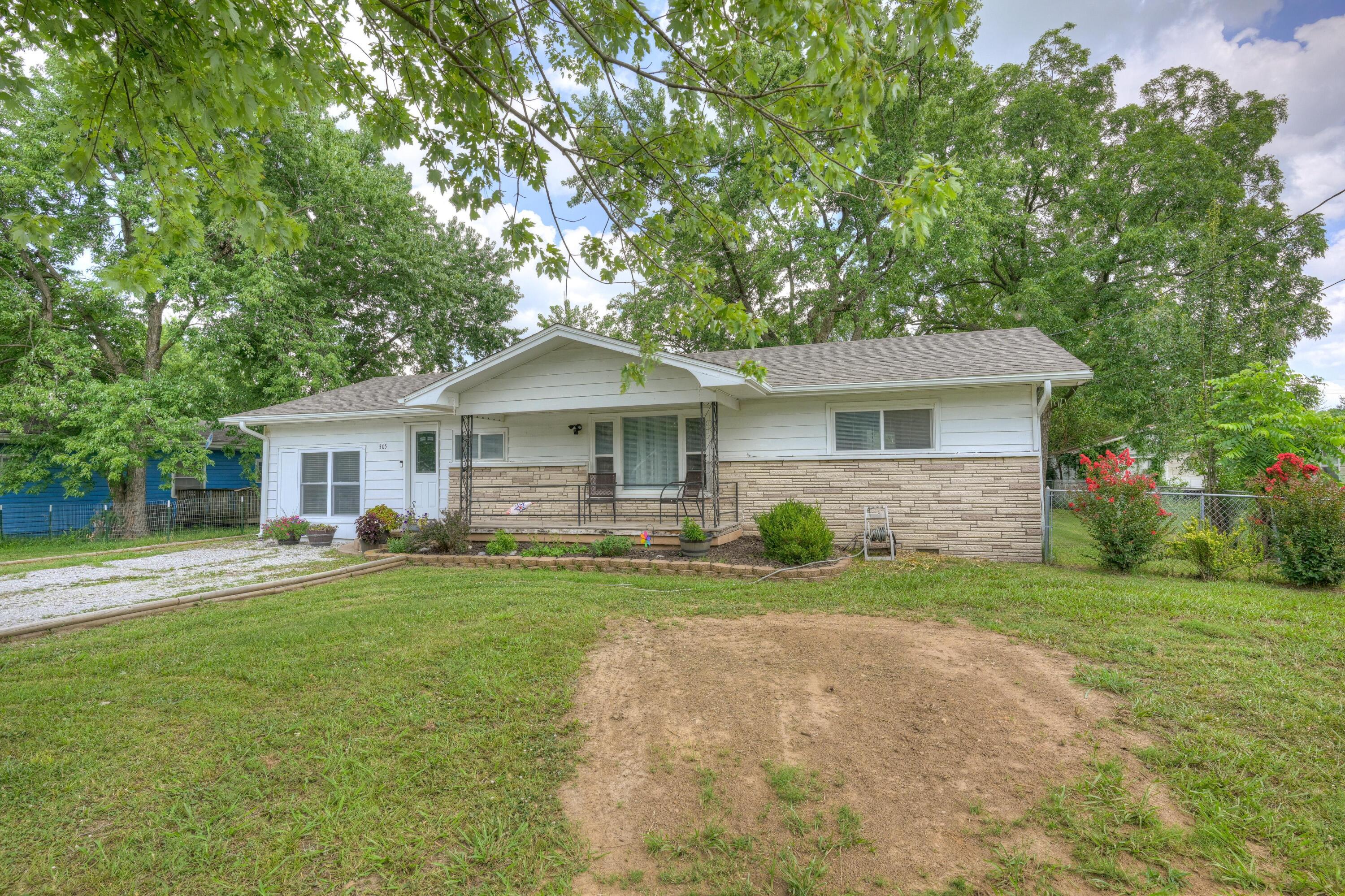 305 Verbryck Street Property Photo 3