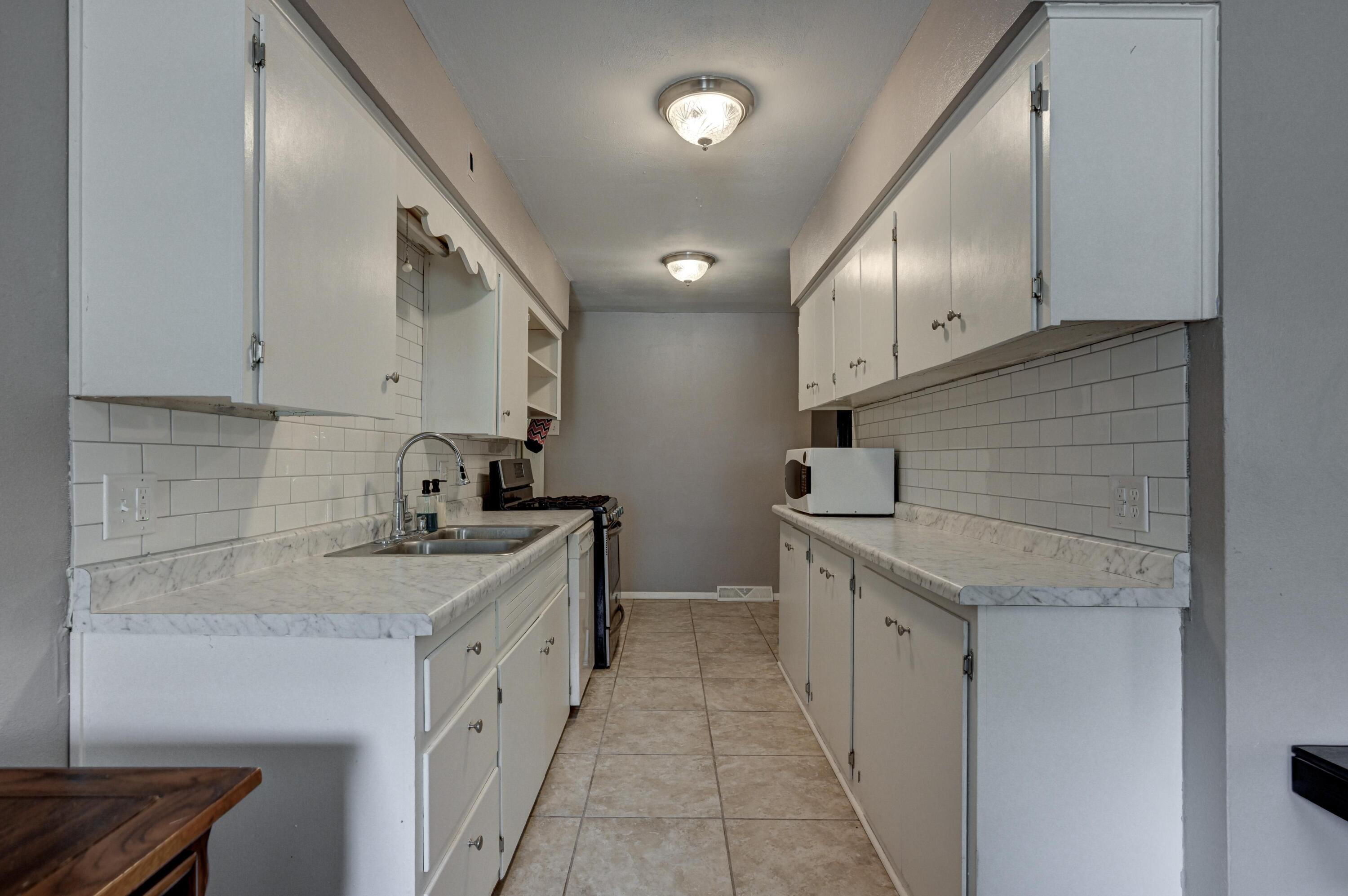 305 Verbryck Street Property Photo 9