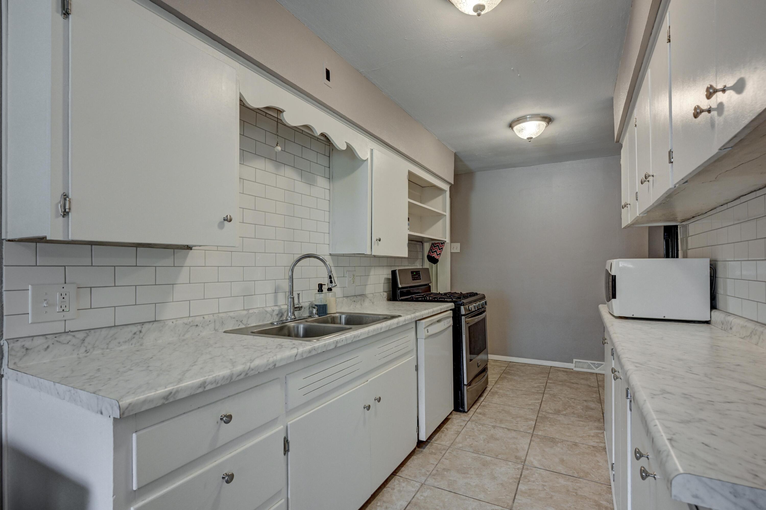 305 Verbryck Street Property Photo 10