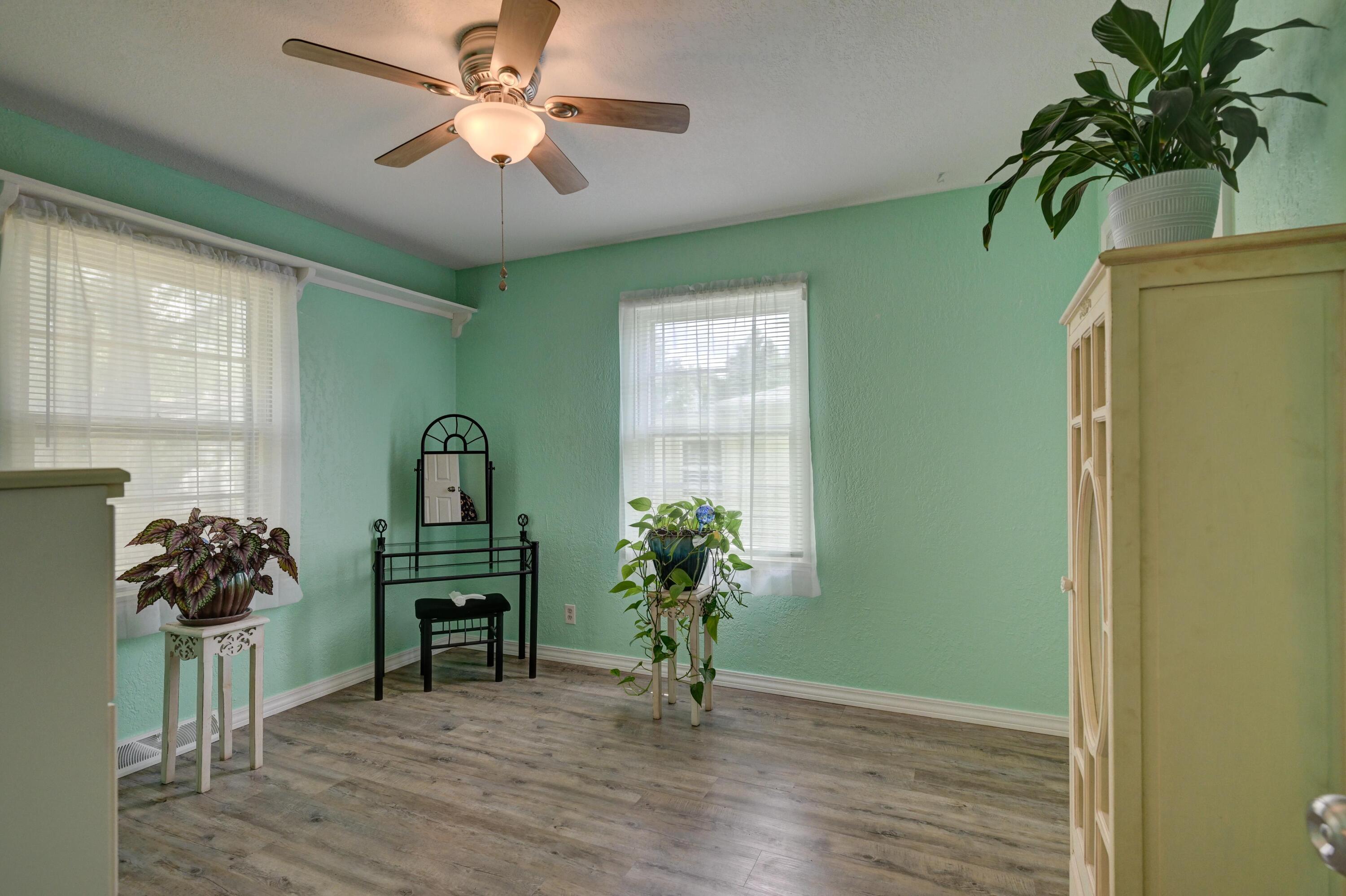 305 Verbryck Street Property Photo 24