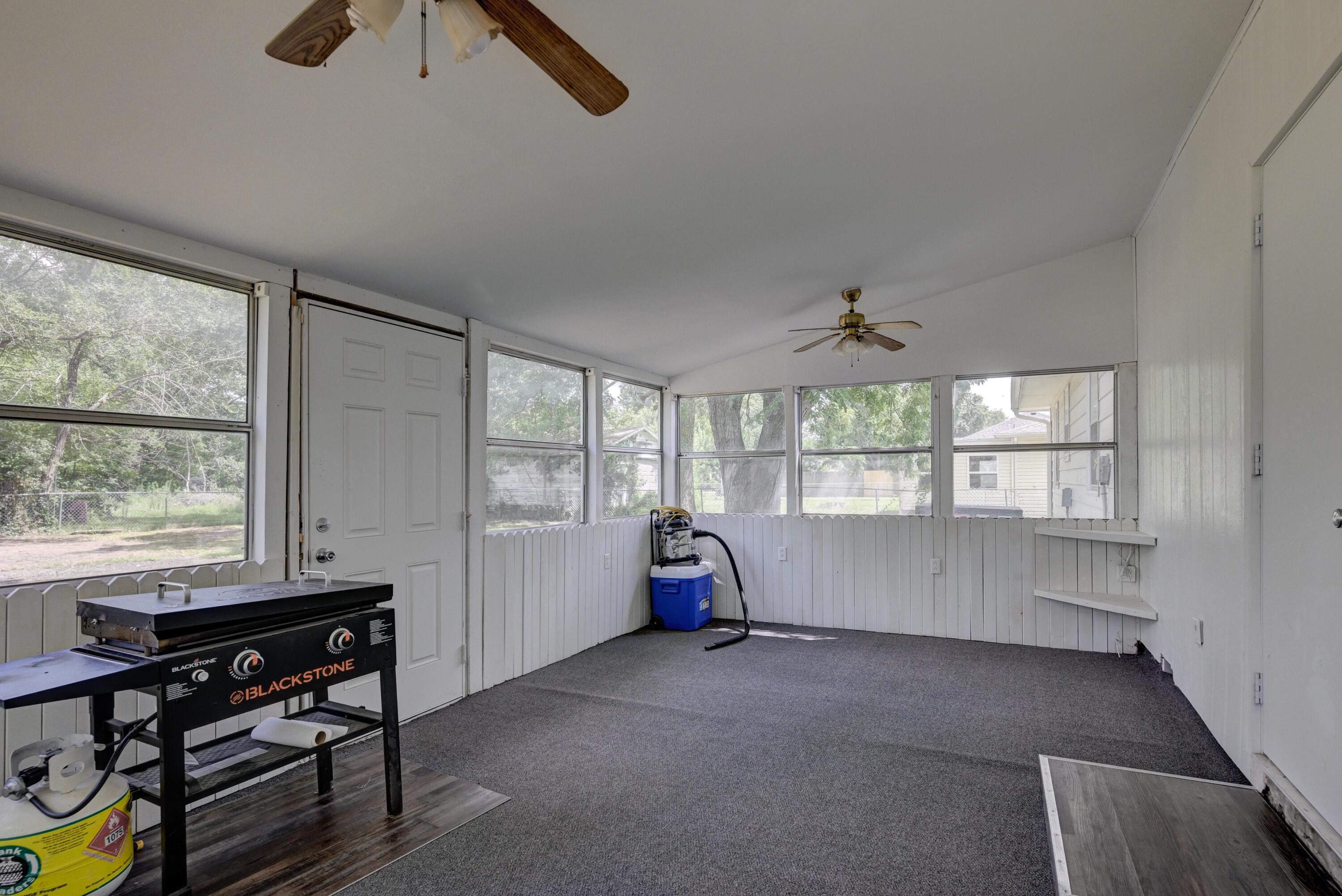 305 Verbryck Street Property Photo 27