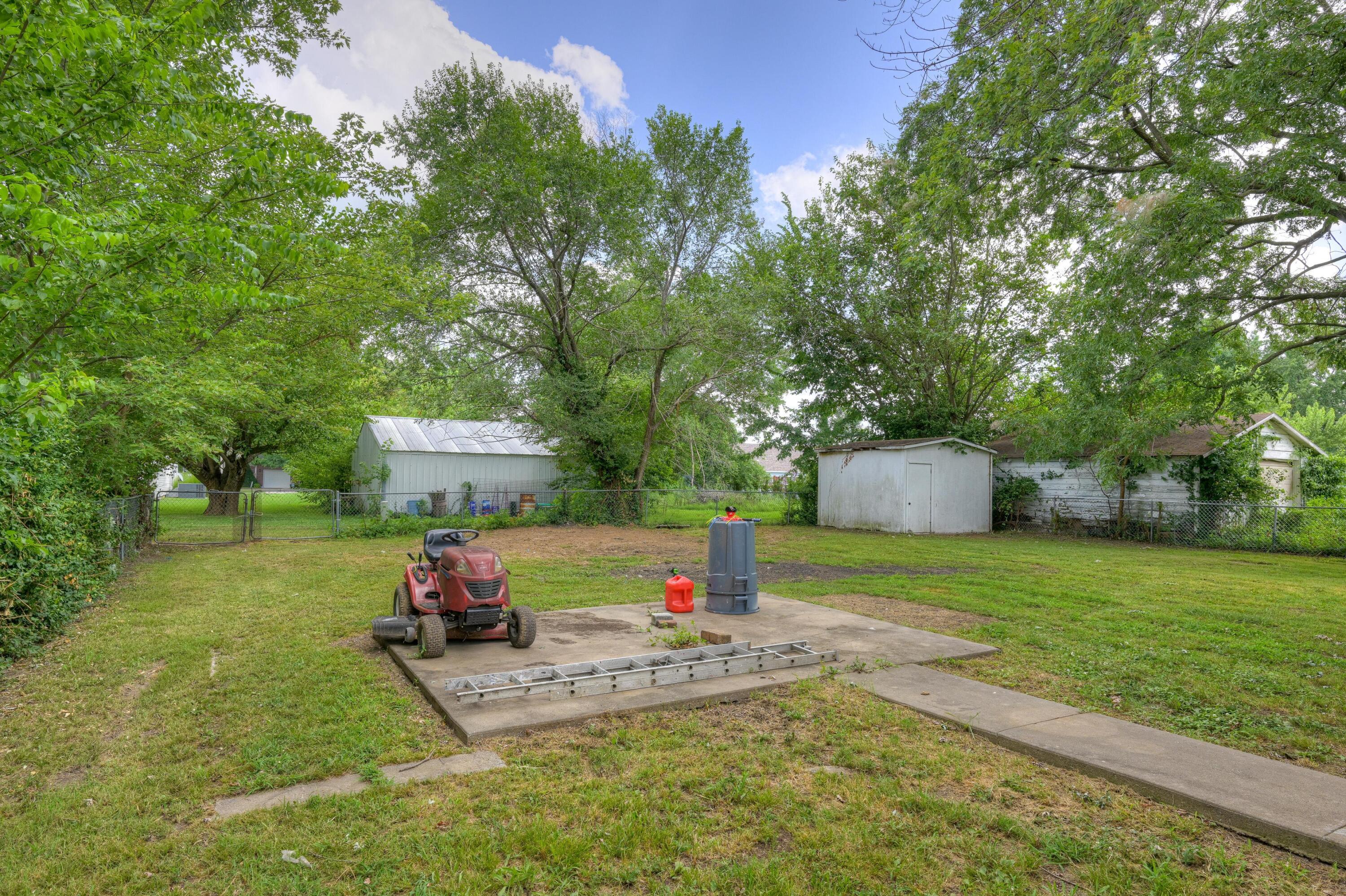 305 Verbryck Street Property Photo 29