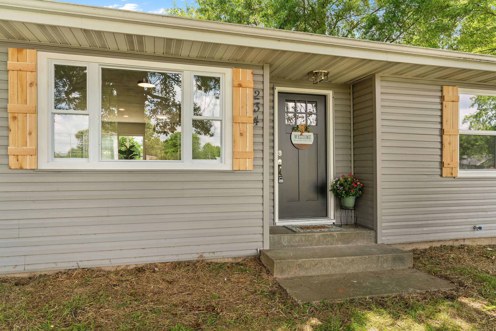 234 West Howard Avenue Property Photo 6