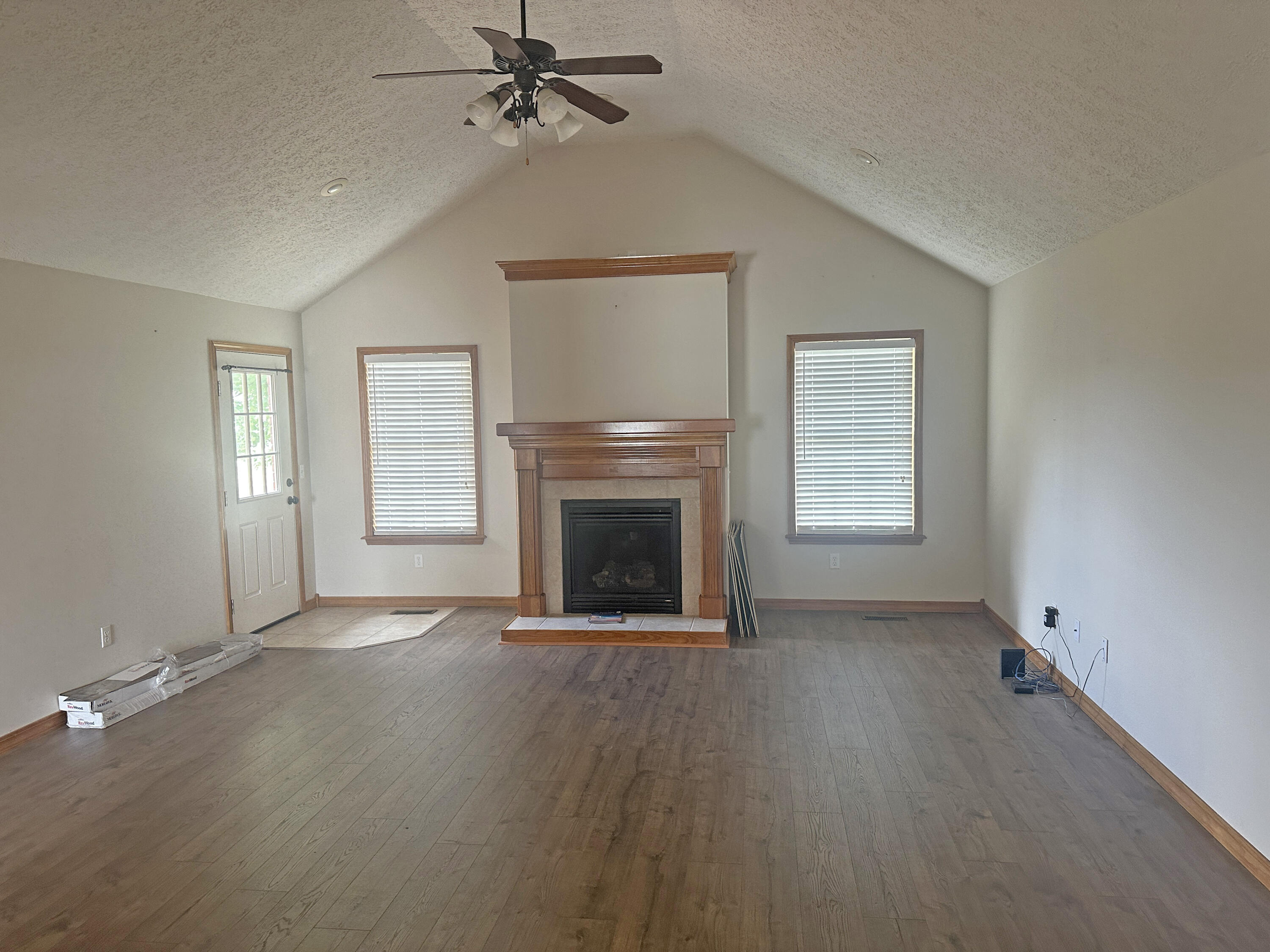 1105 East Eagle Rock Drive Property Photo 5