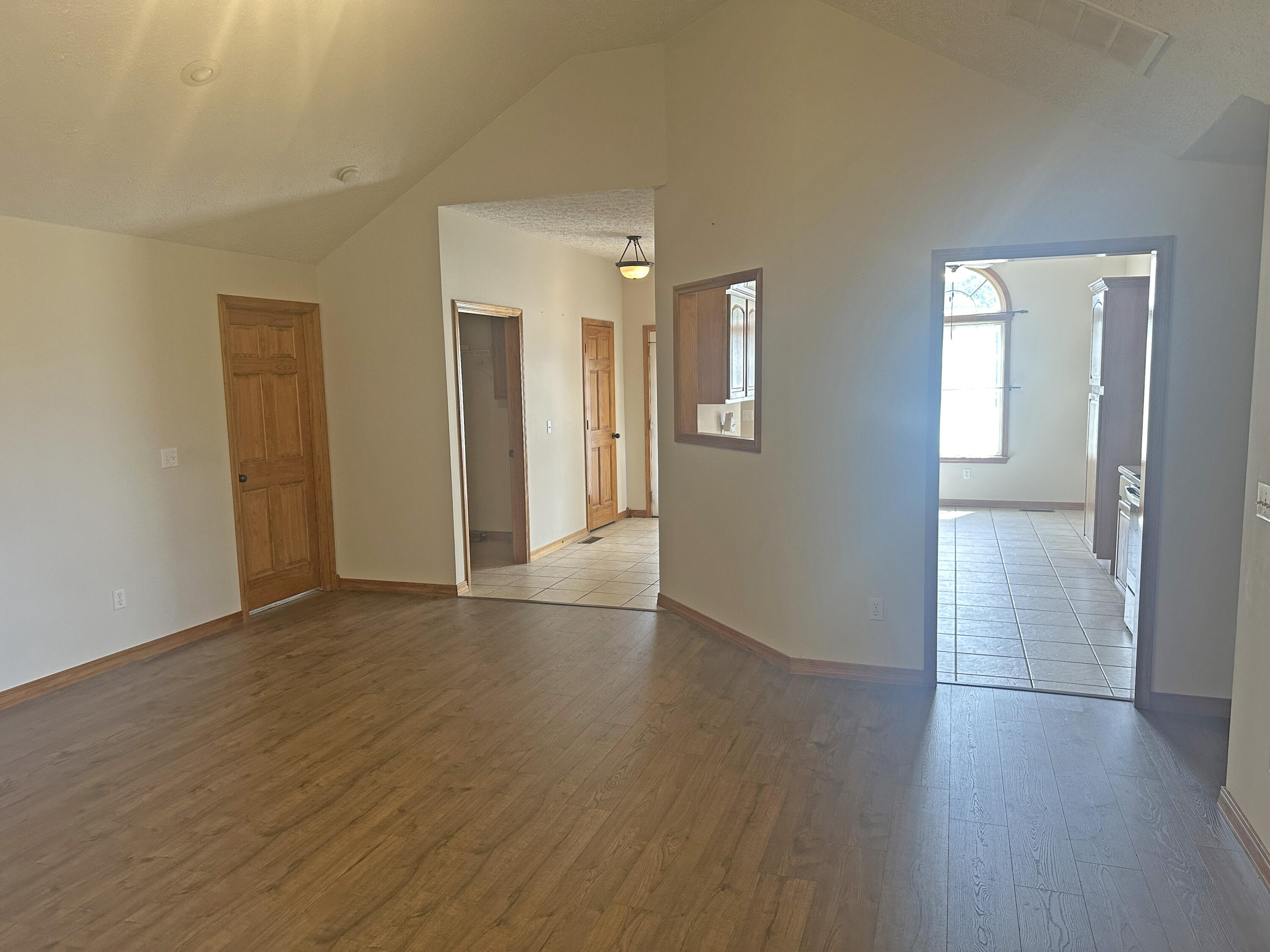 1105 East Eagle Rock Drive Property Photo 7