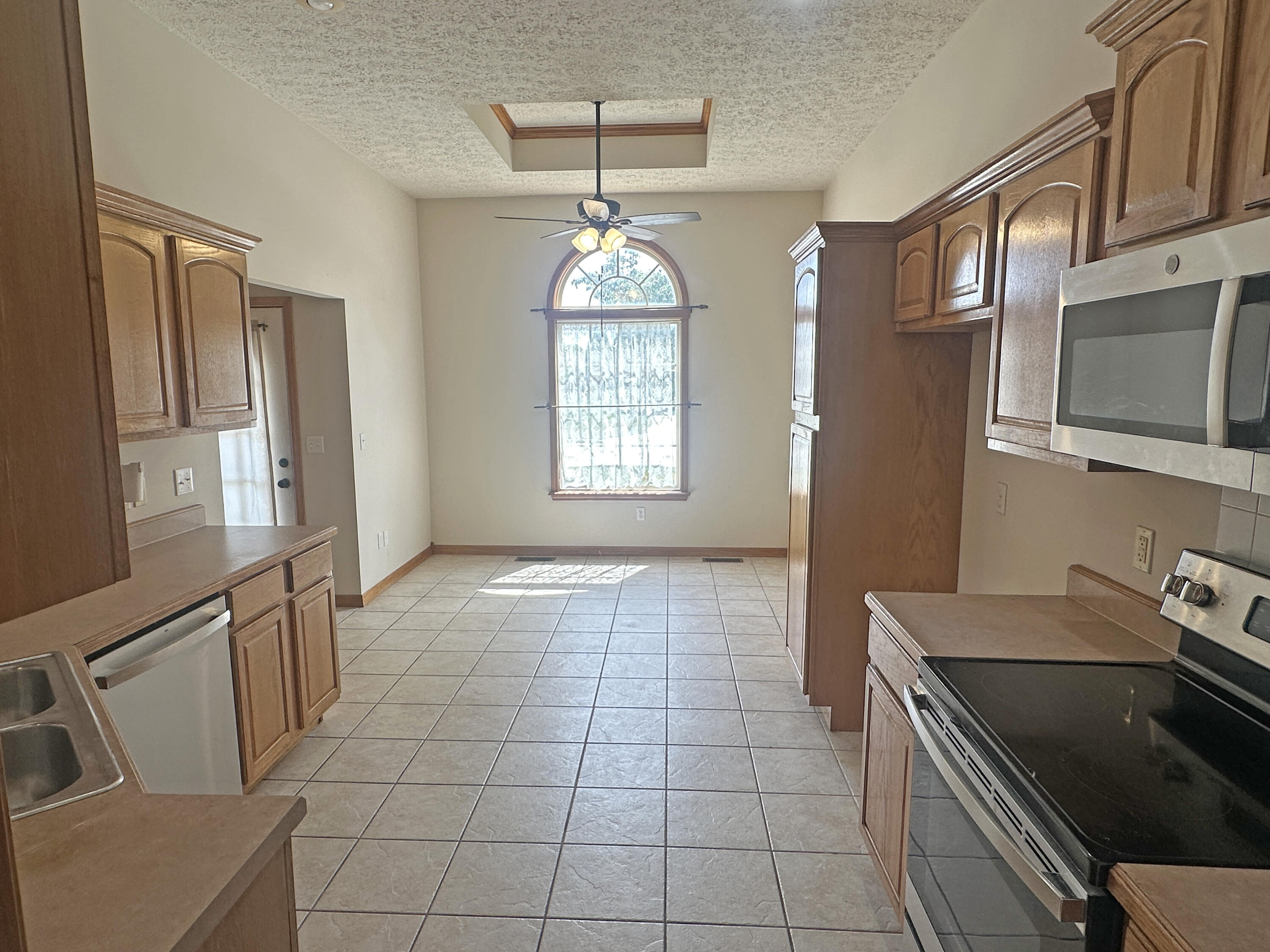 1105 East Eagle Rock Drive Property Photo 8