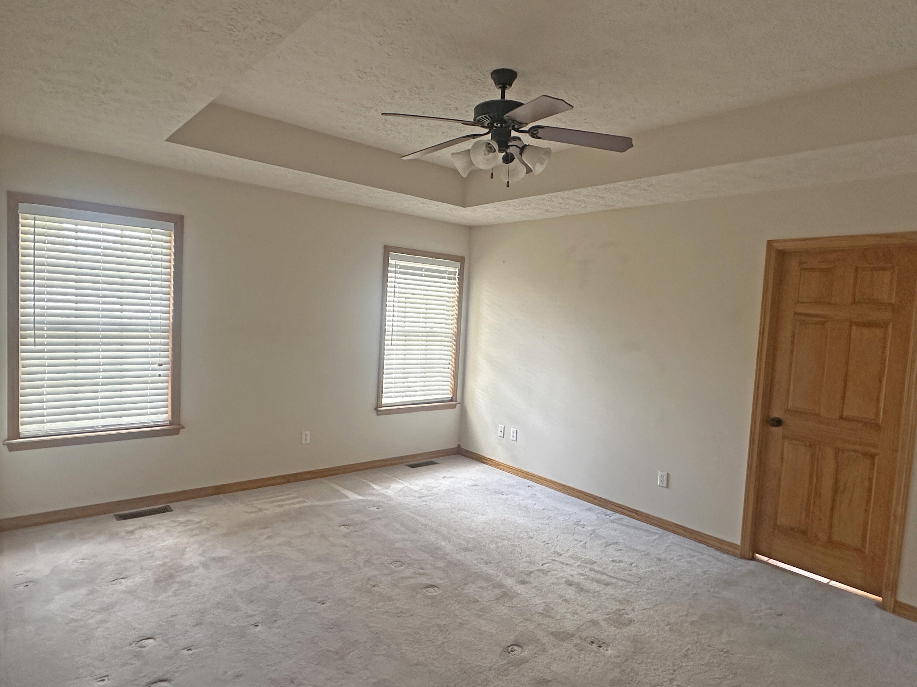 1105 East Eagle Rock Drive Property Photo 12