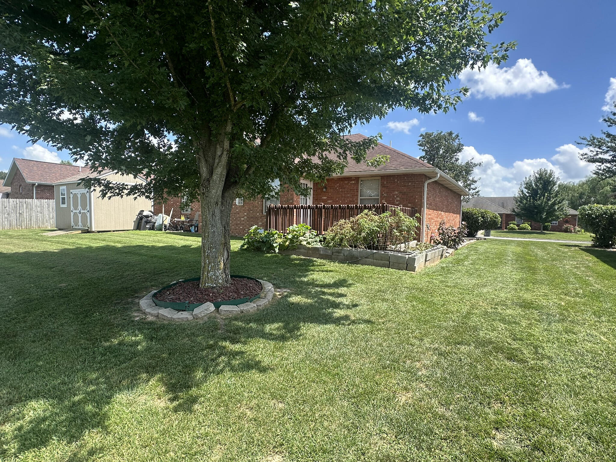 1105 East Eagle Rock Drive Property Photo 24