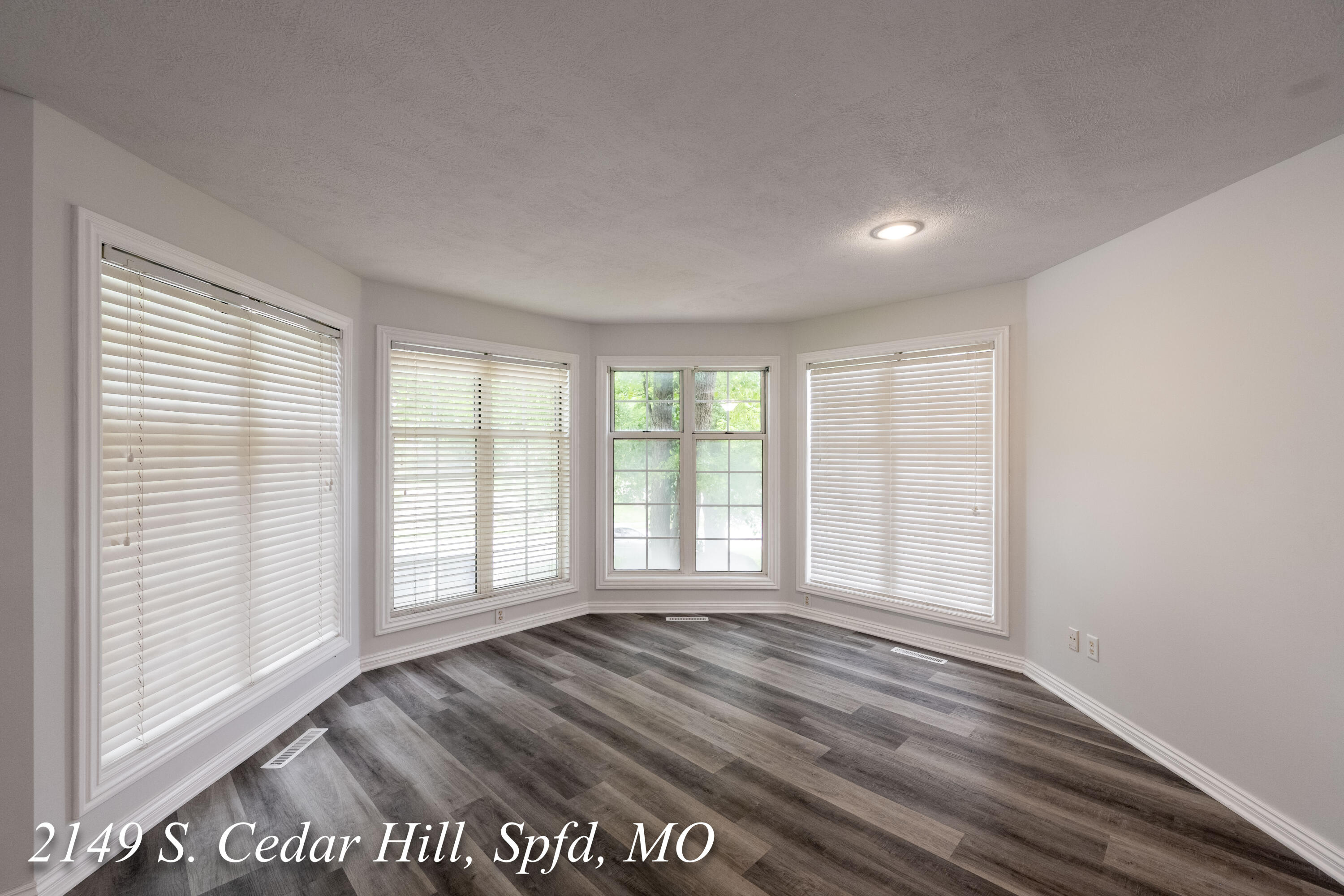 2149 South Cedar Hill Avenue Property Photo 17