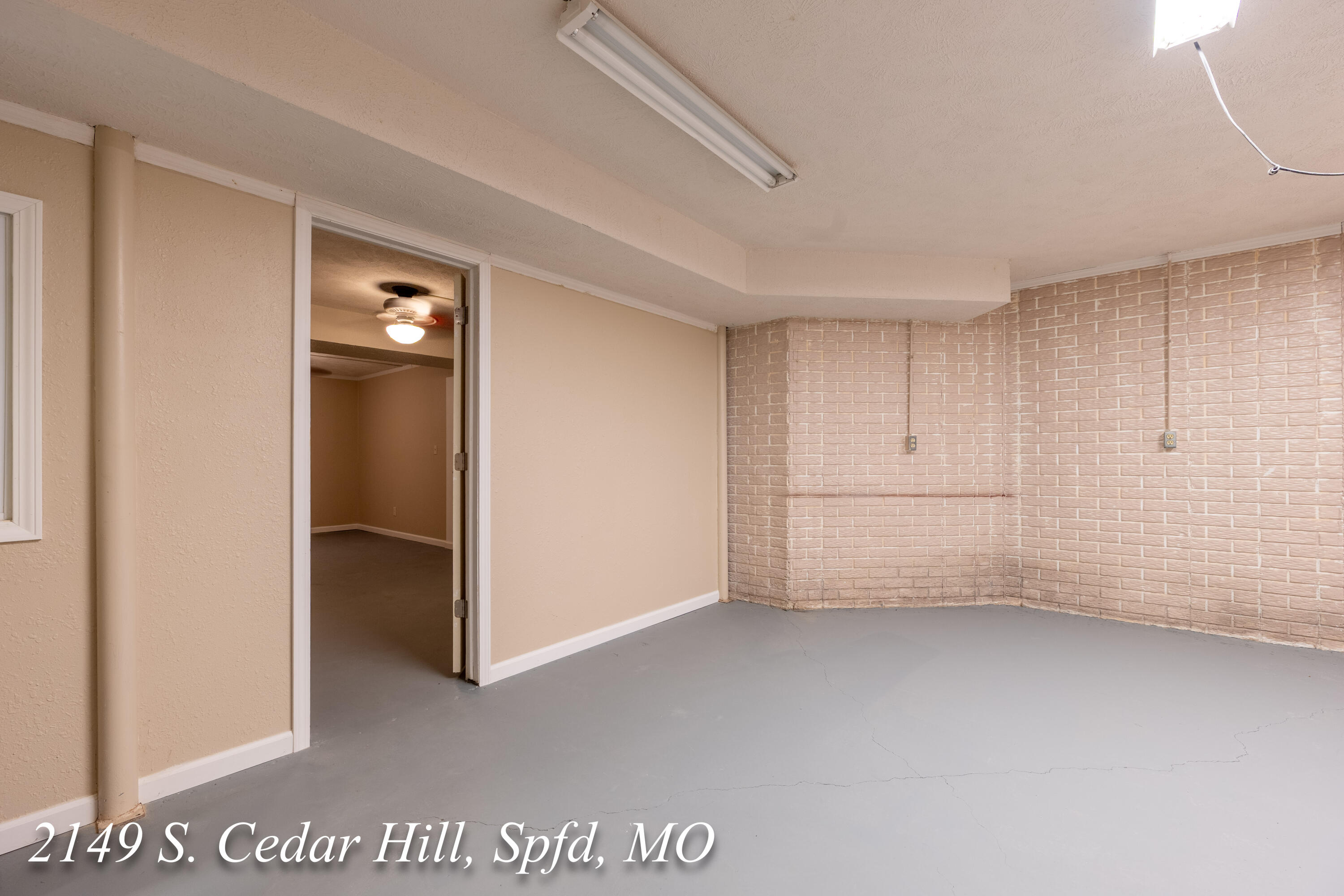 2149 South Cedar Hill Avenue Property Photo 90