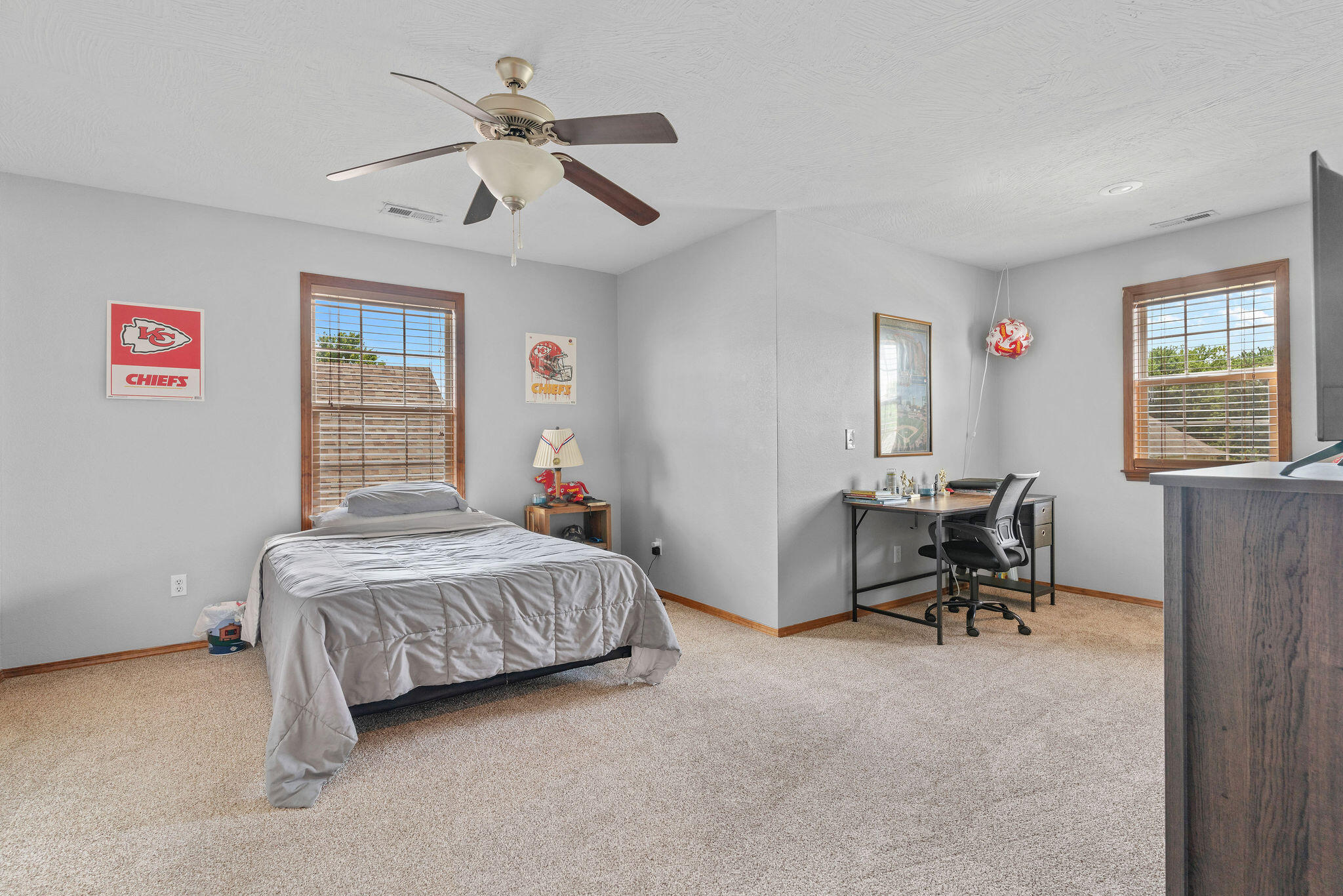 5548 South Pinehurst Avenue Property Photo 26
