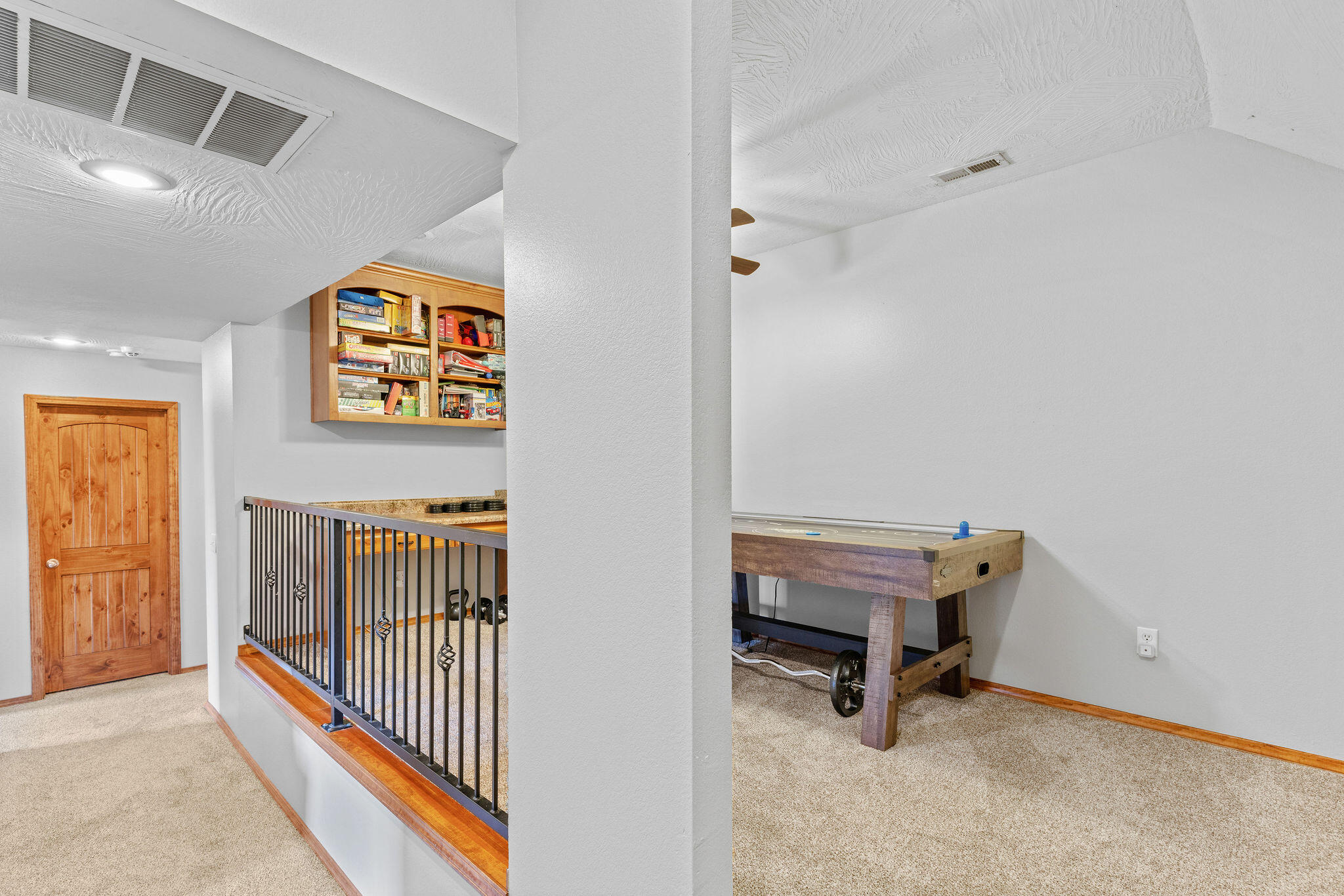 5548 South Pinehurst Avenue Property Photo 29