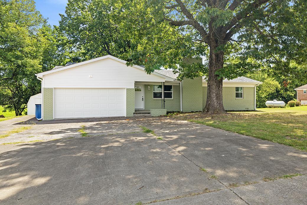1909 Lael Drive Property Photo 1