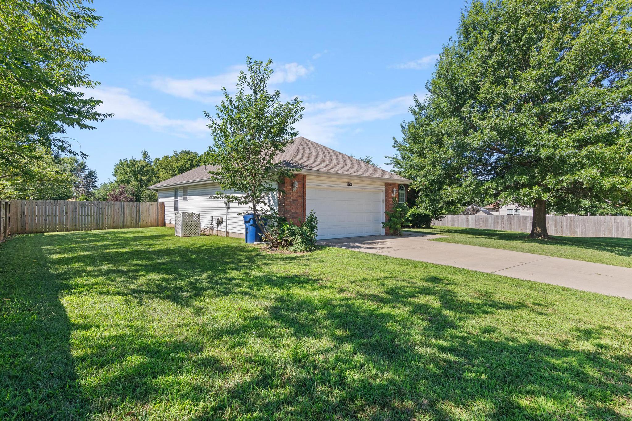 3702 West Riverside Street Property Photo 2