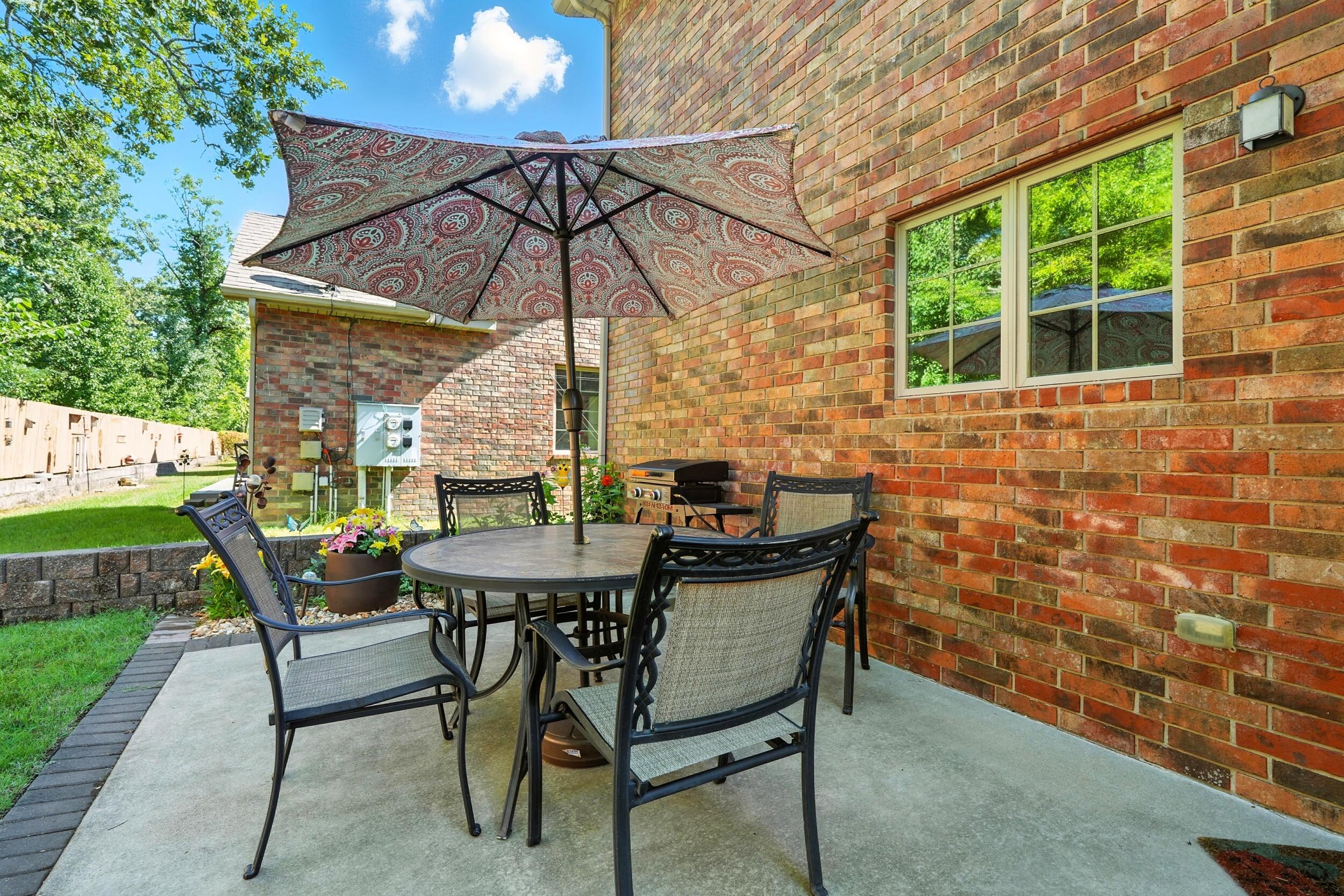 133 Stillwood Drive Property Photo 4
