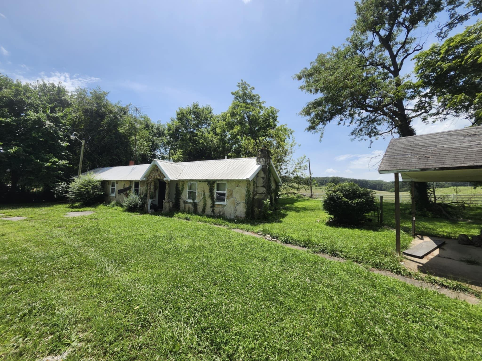 1303 Highway 63 Property Photo 6