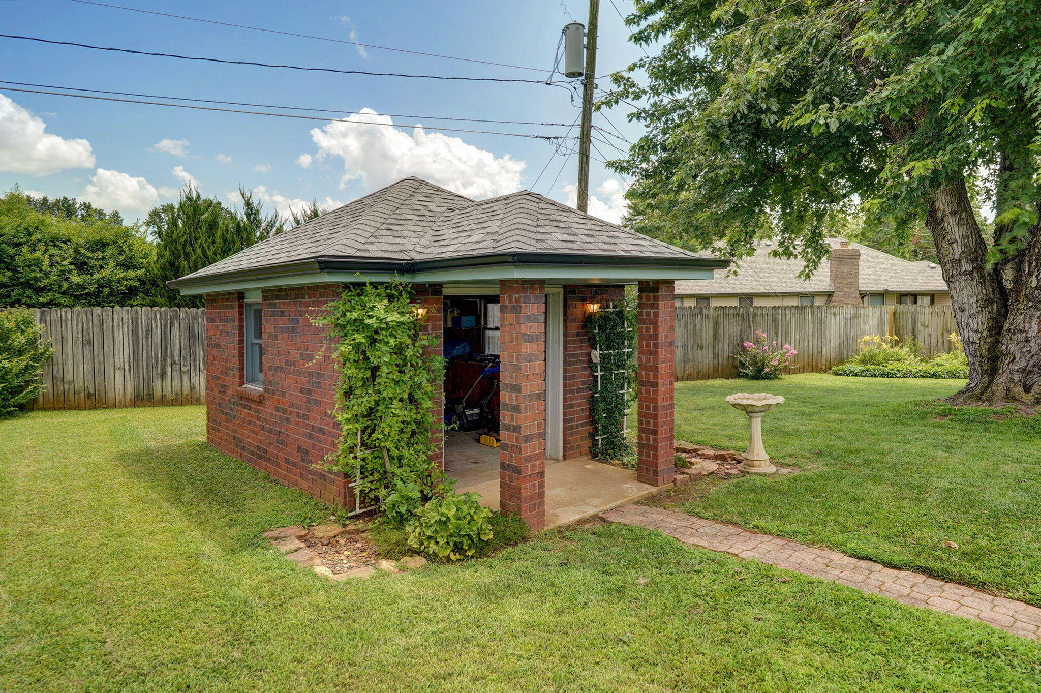2432 South Suprema Avenue Property Photo 3