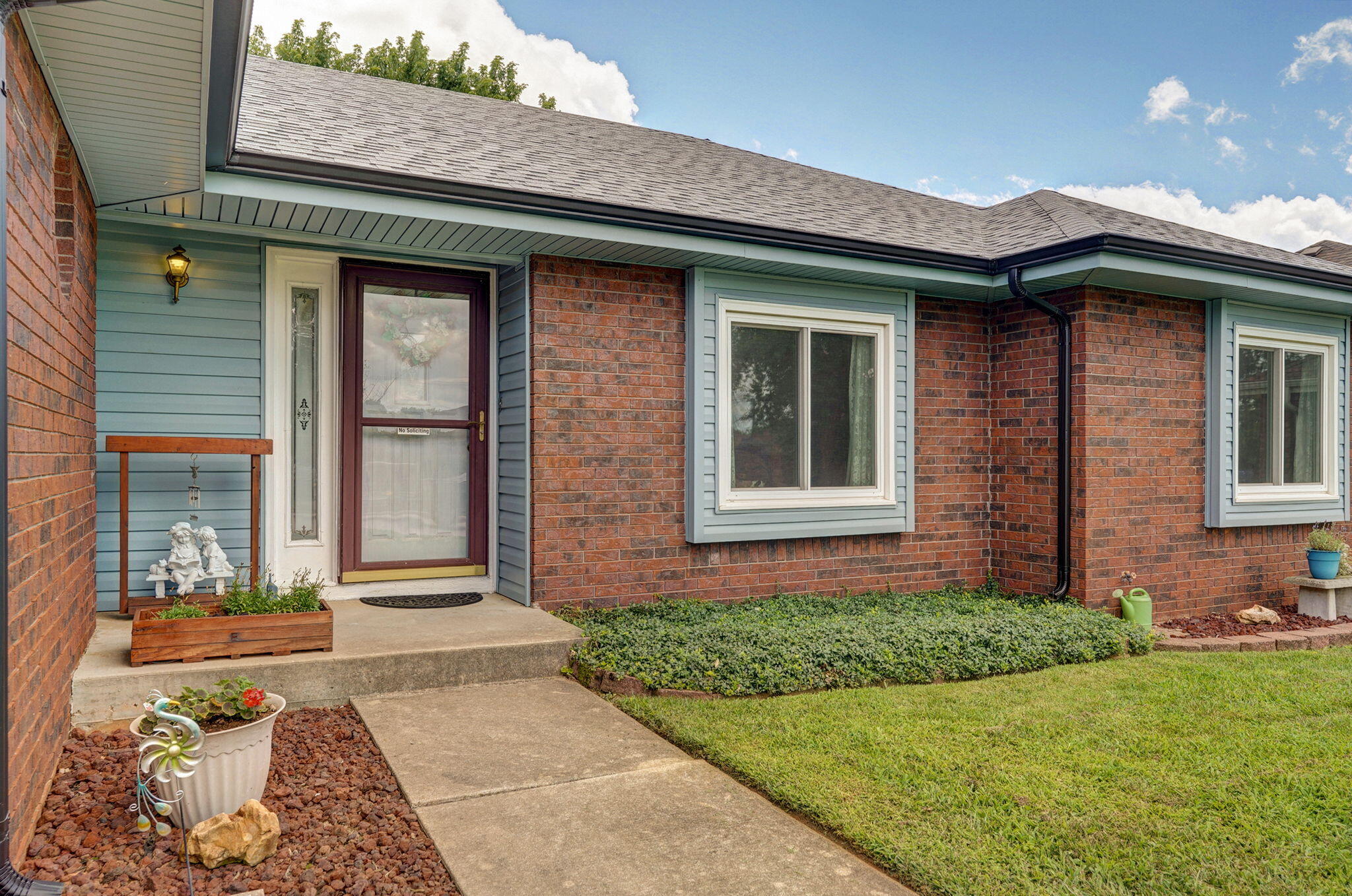 2432 South Suprema Avenue Property Photo 4