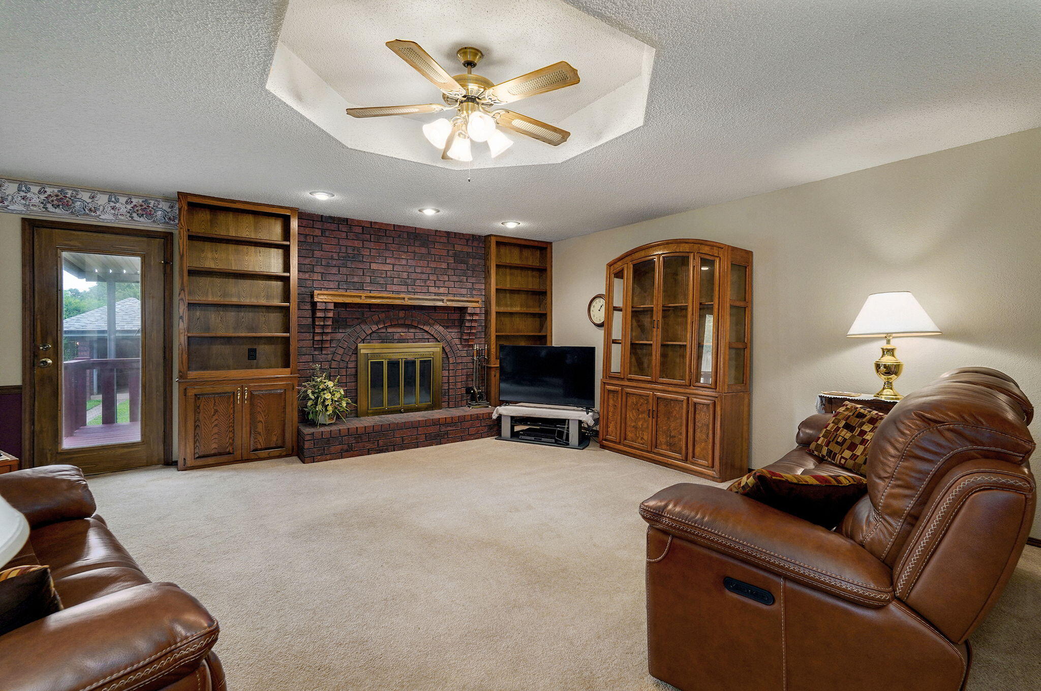 2432 South Suprema Avenue Property Photo 6