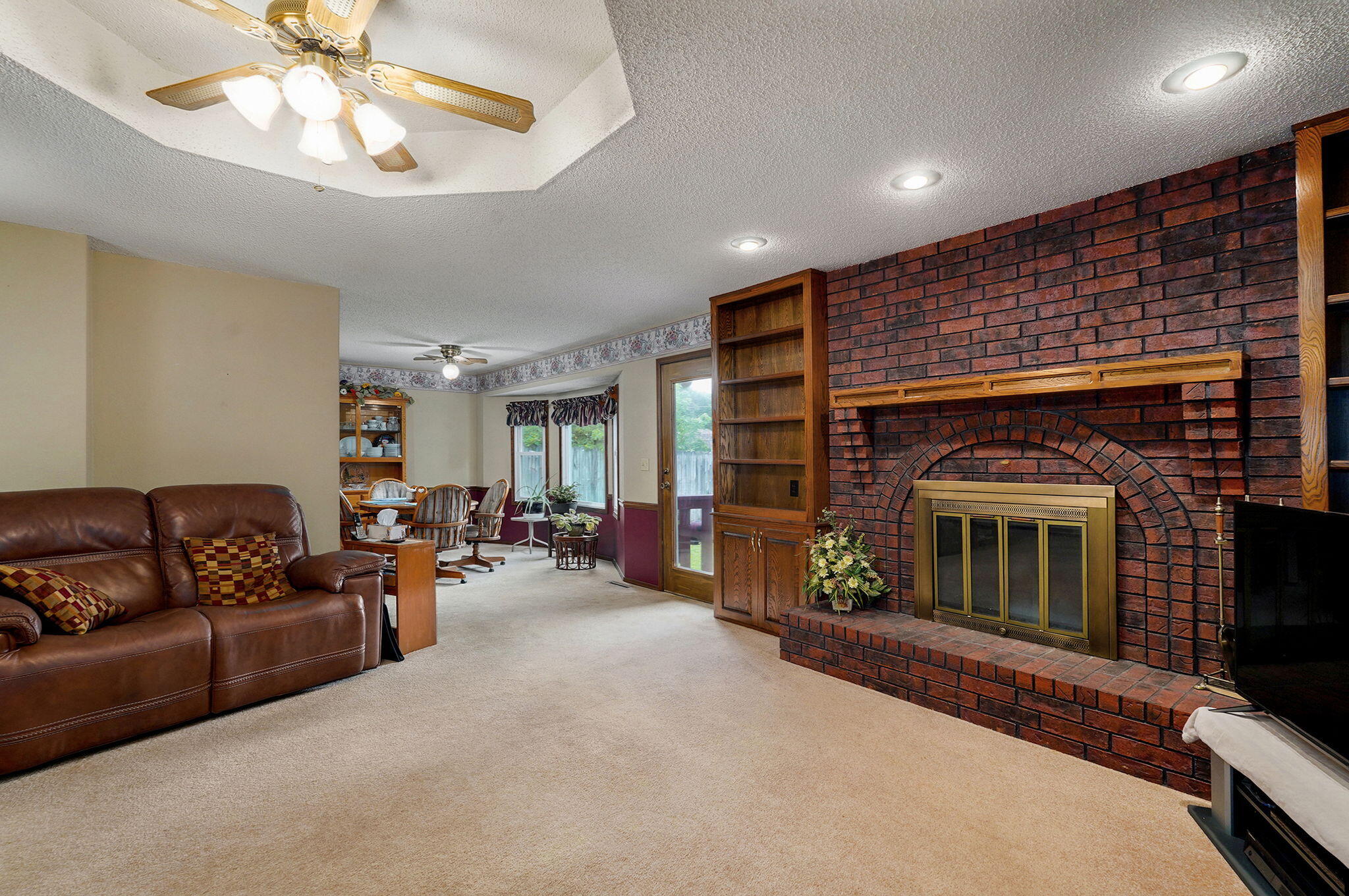 2432 South Suprema Avenue Property Photo 8