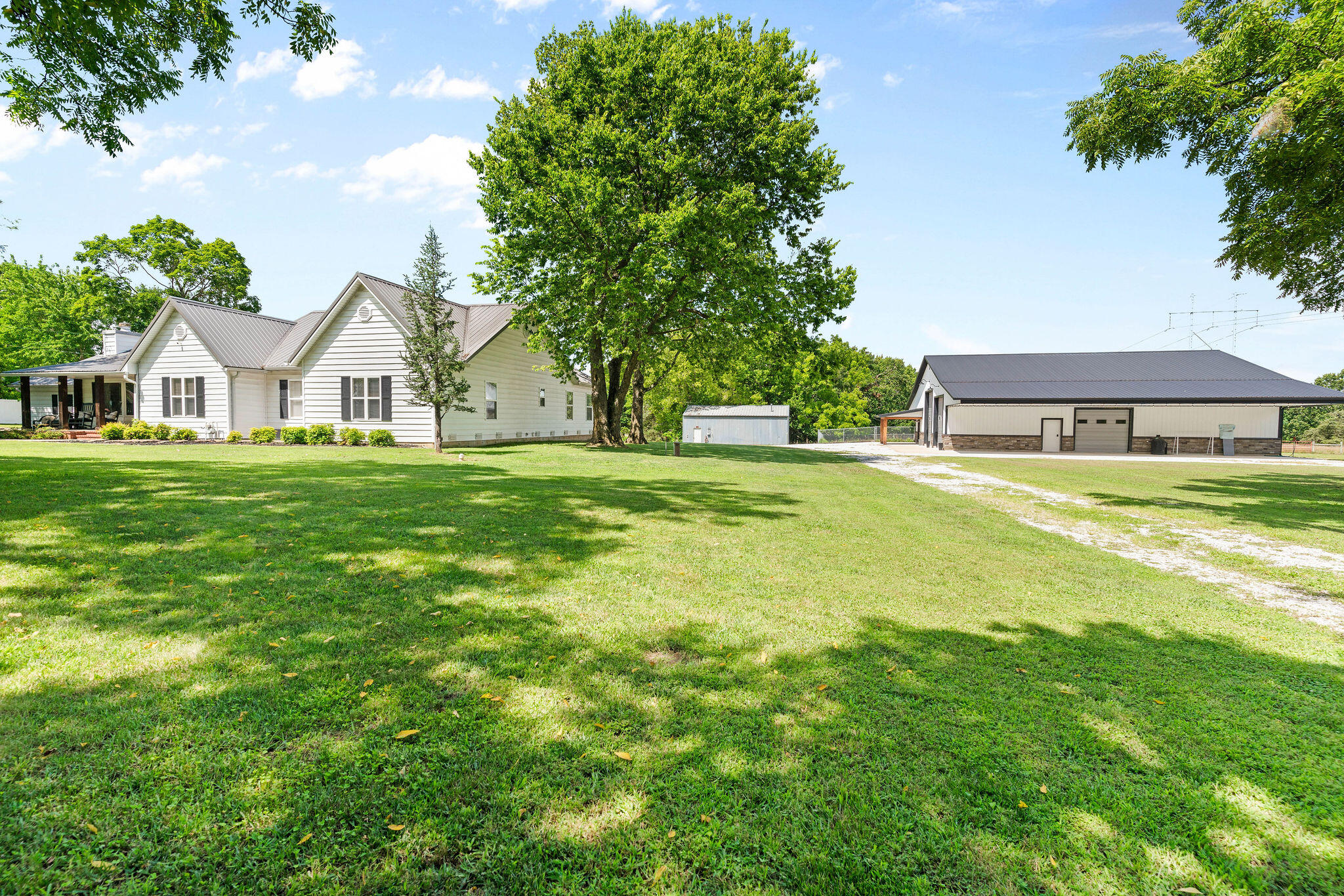 3295 South Farm Road 199 Property Photo 6