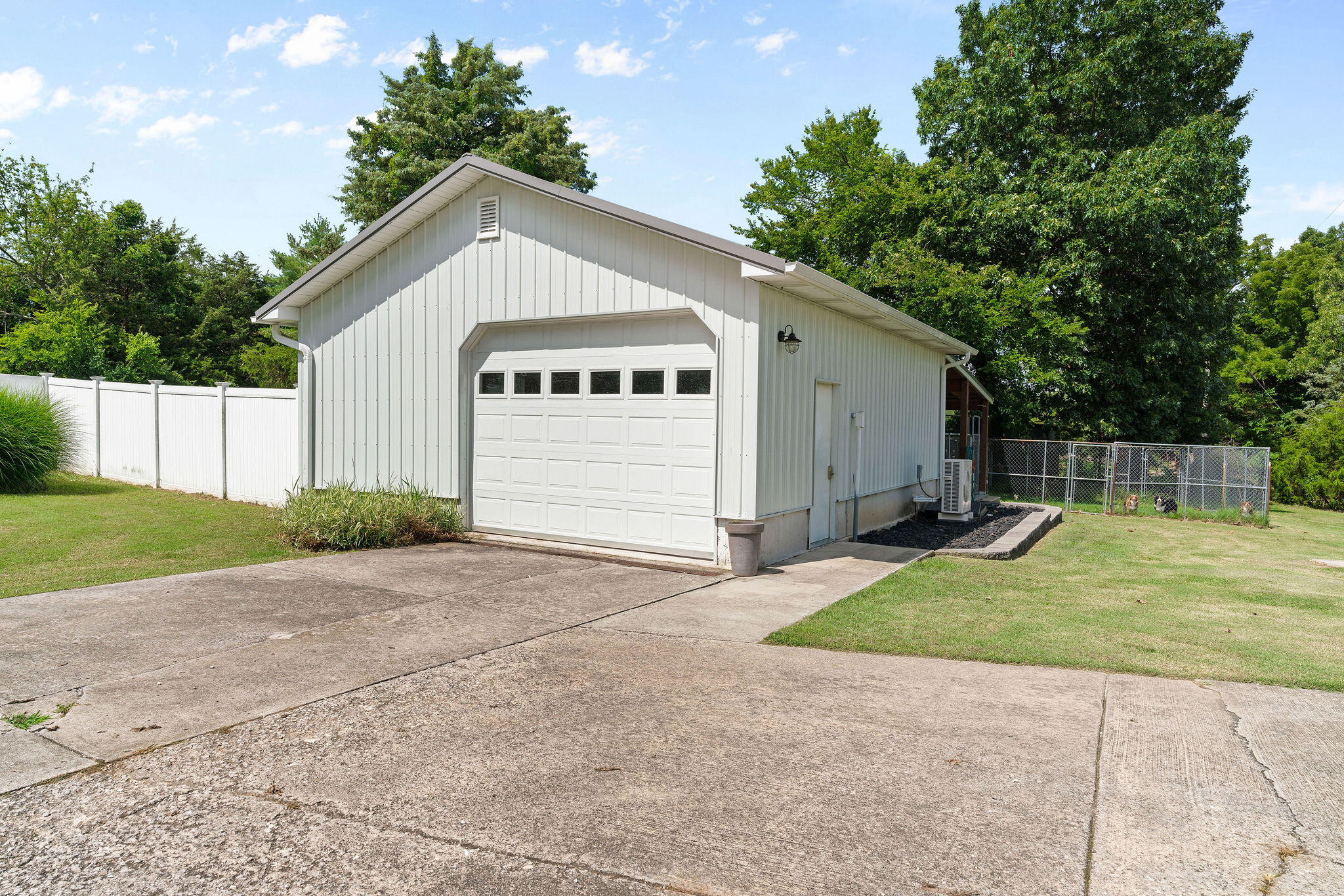 3295 South Farm Road 199 Property Photo 18
