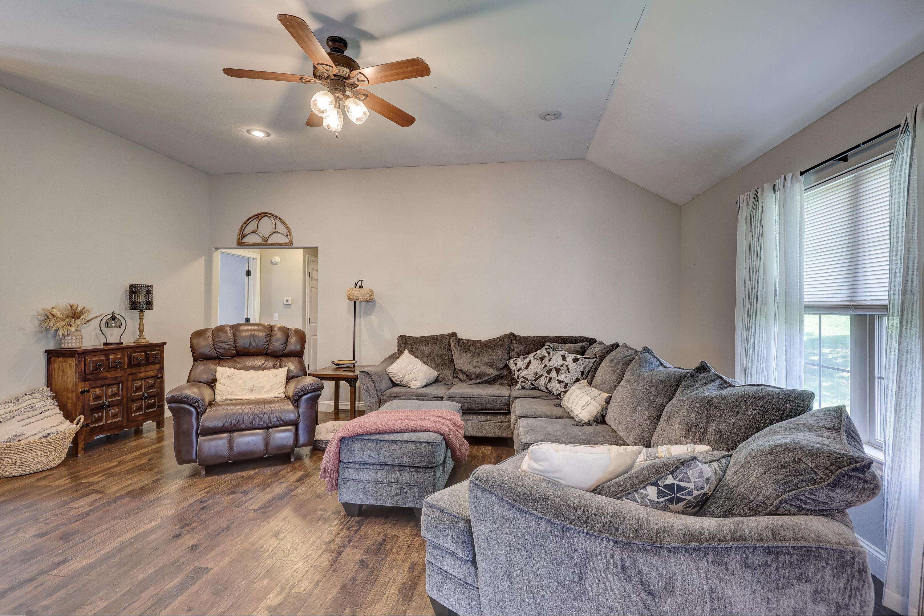 1201 East 42nd Street Property Photo 6