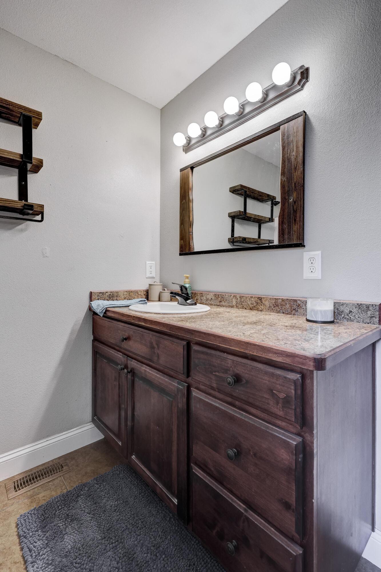 1201 East 42nd Street Property Photo 11