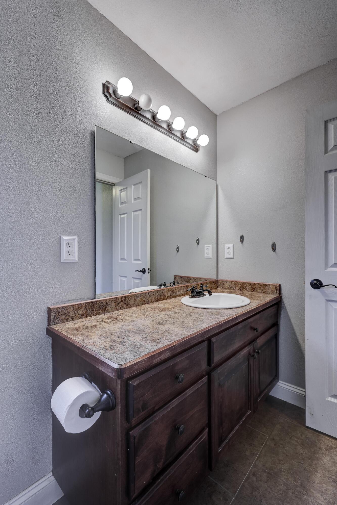 1201 East 42nd Street Property Photo 16