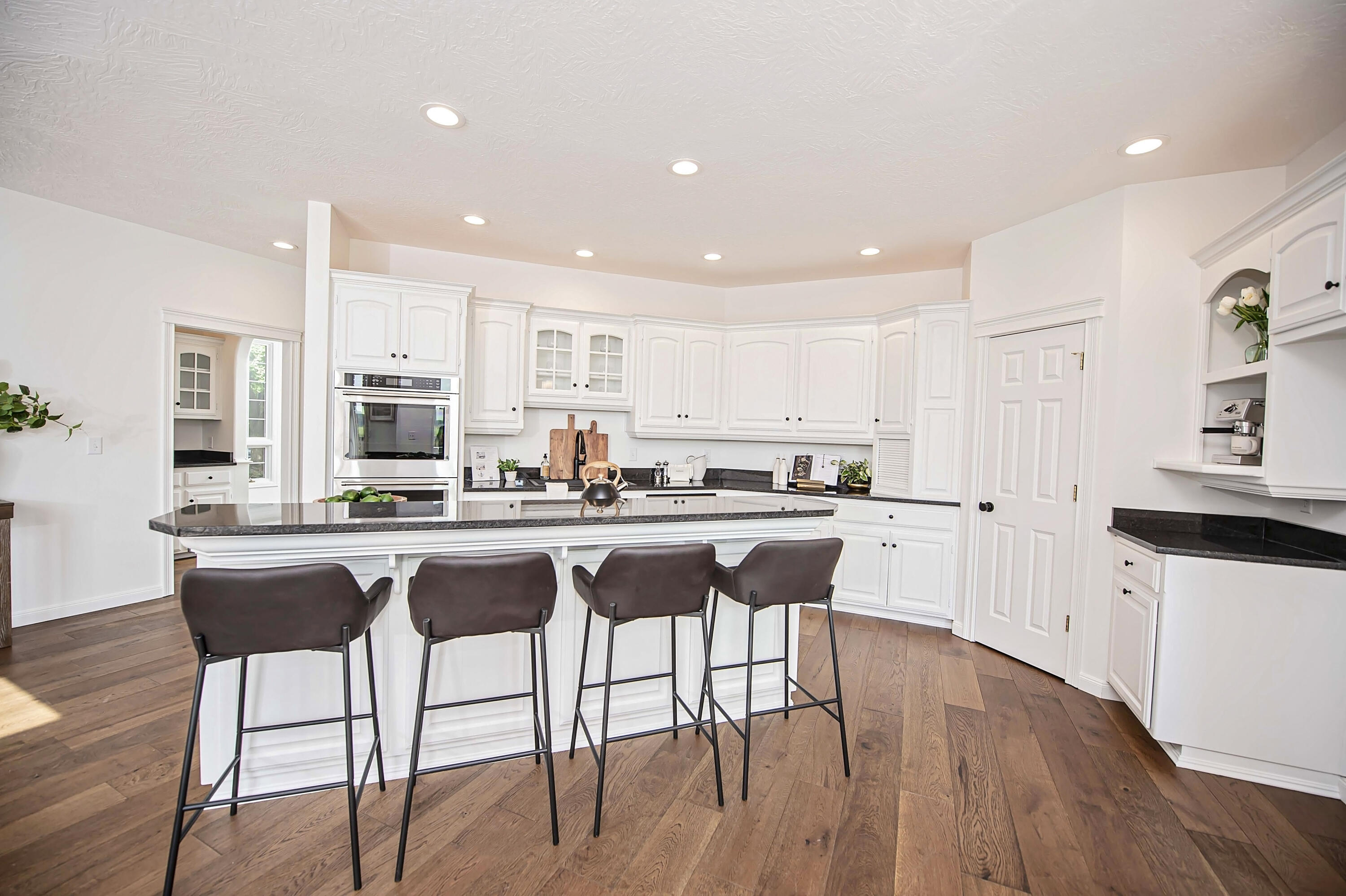 4782 South Turnberry Avenue Property Photo 10