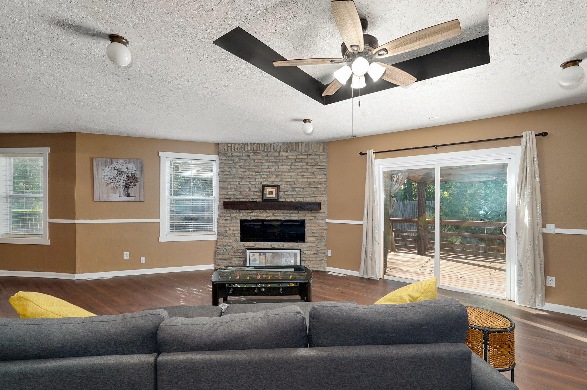 1565 East Briar Street Property Photo 7