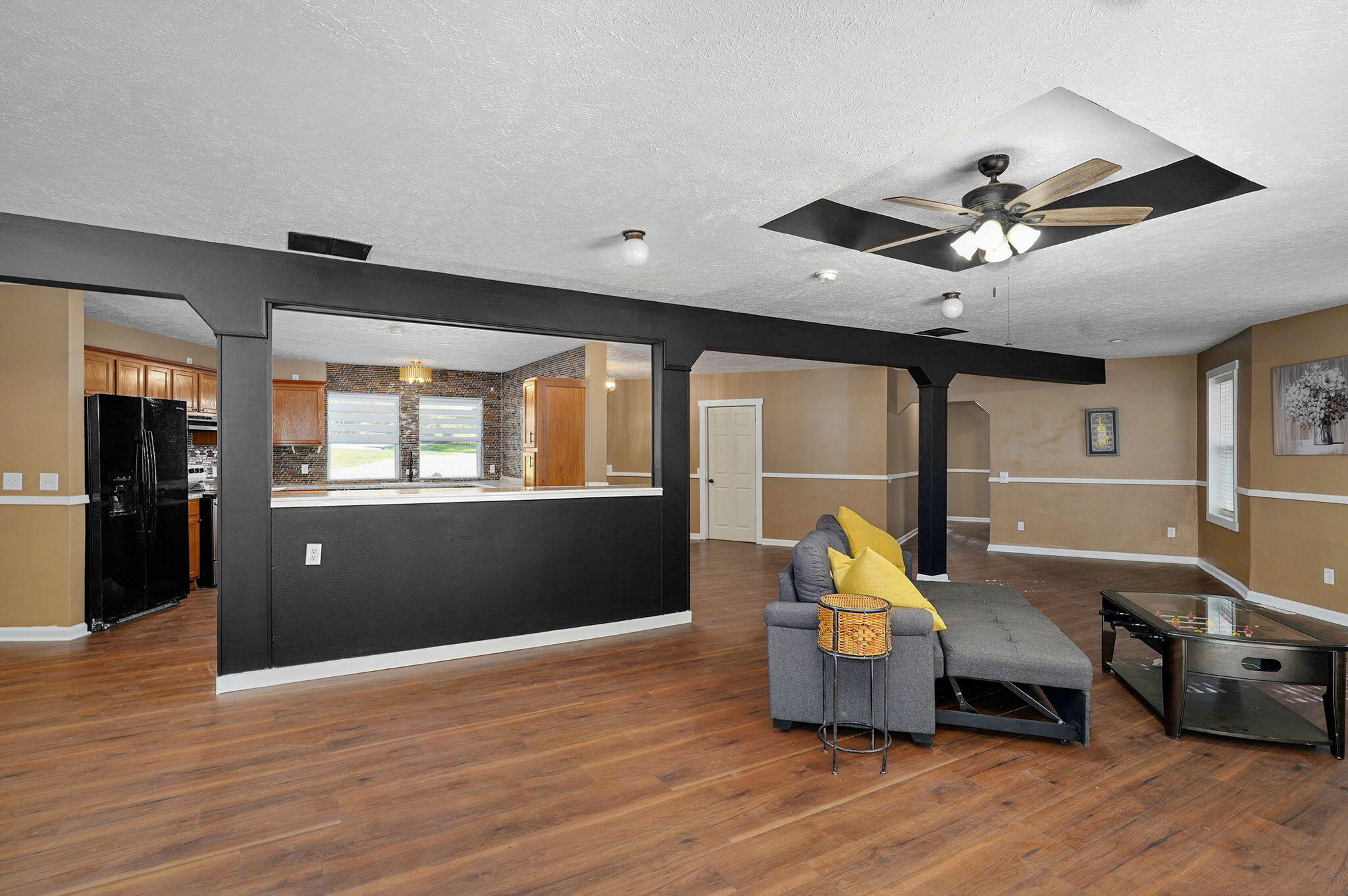 1565 East Briar Street Property Photo 8