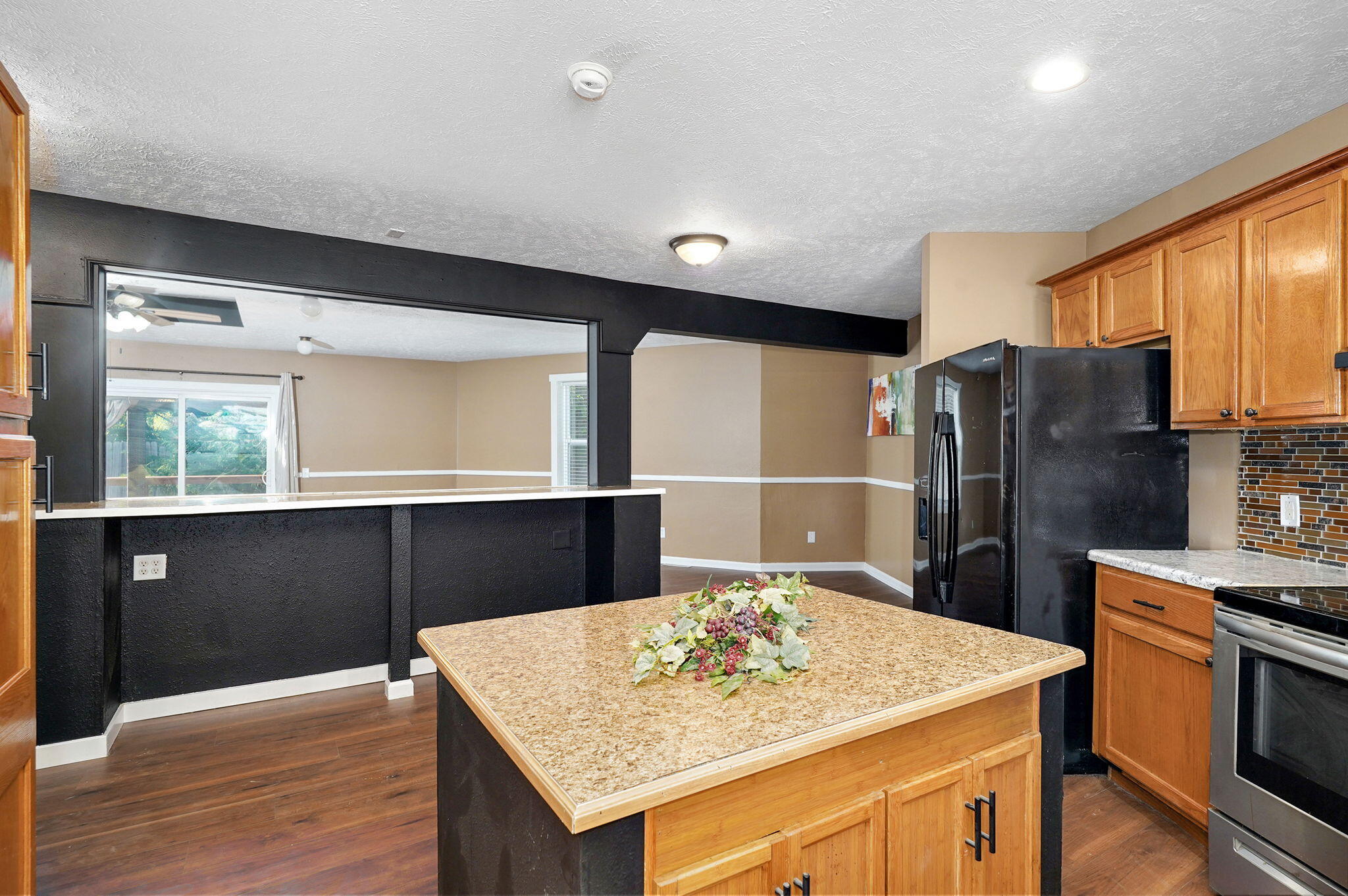 1565 East Briar Street Property Photo 12