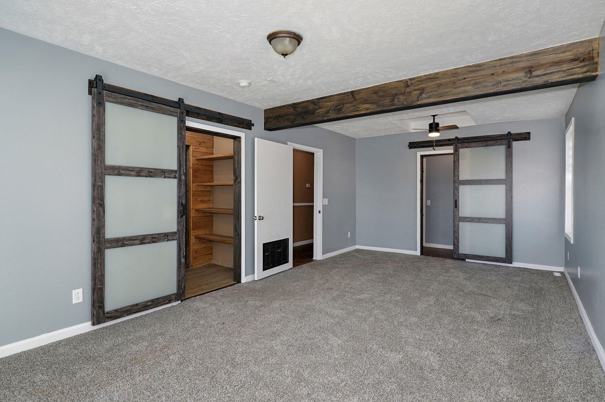 1565 East Briar Street Property Photo 16