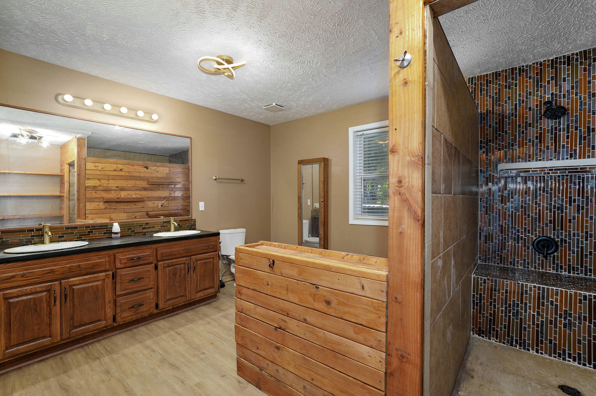 1565 East Briar Street Property Photo 18