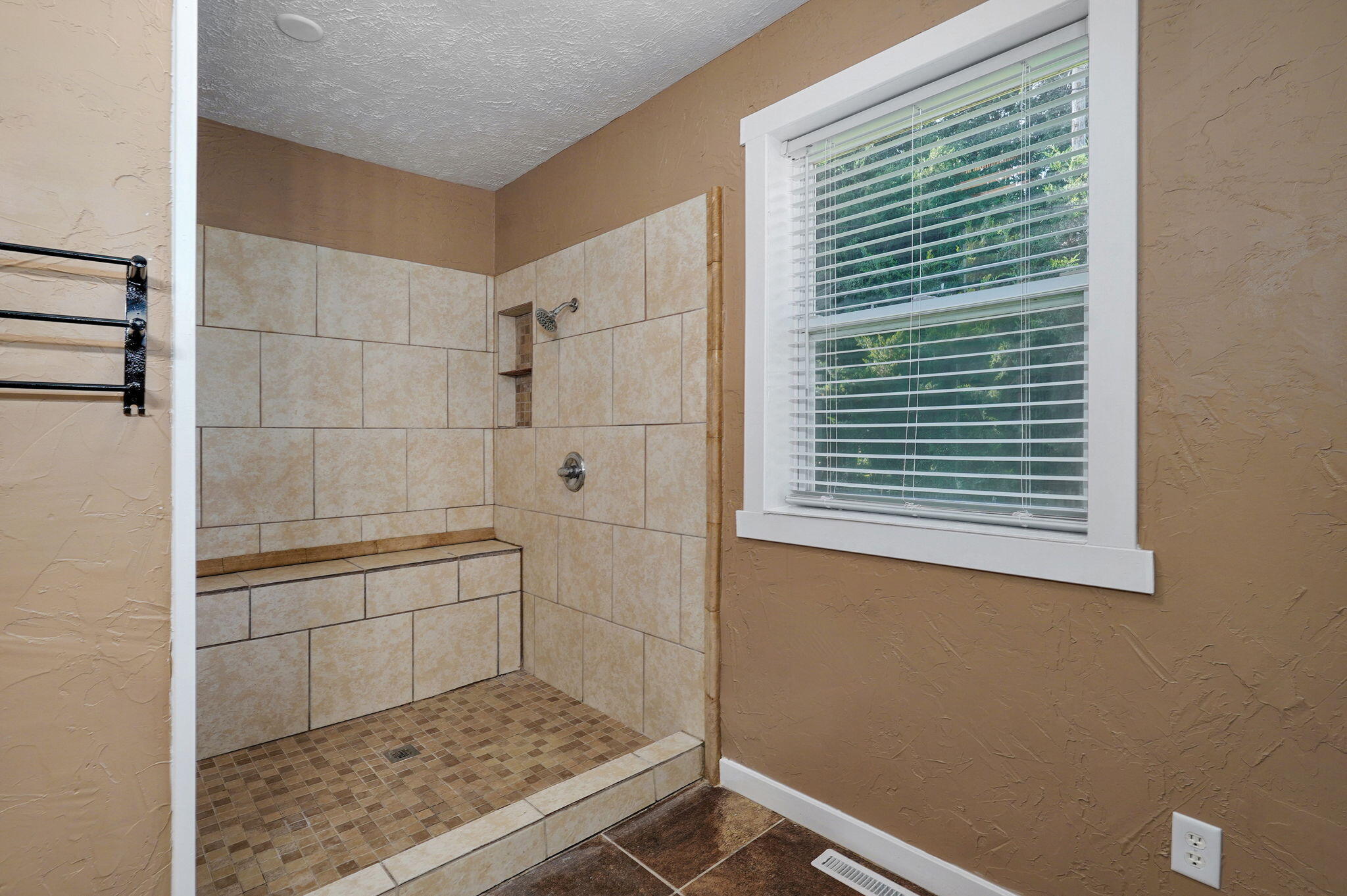 1565 East Briar Street Property Photo 28
