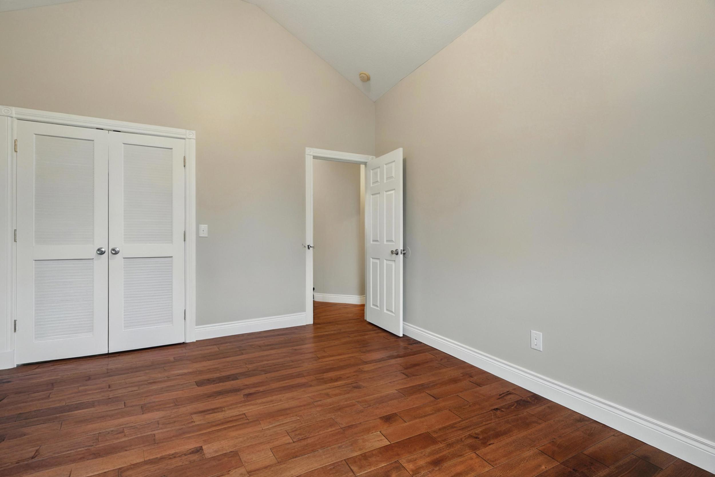 5320 North Willow Road Property Photo 14