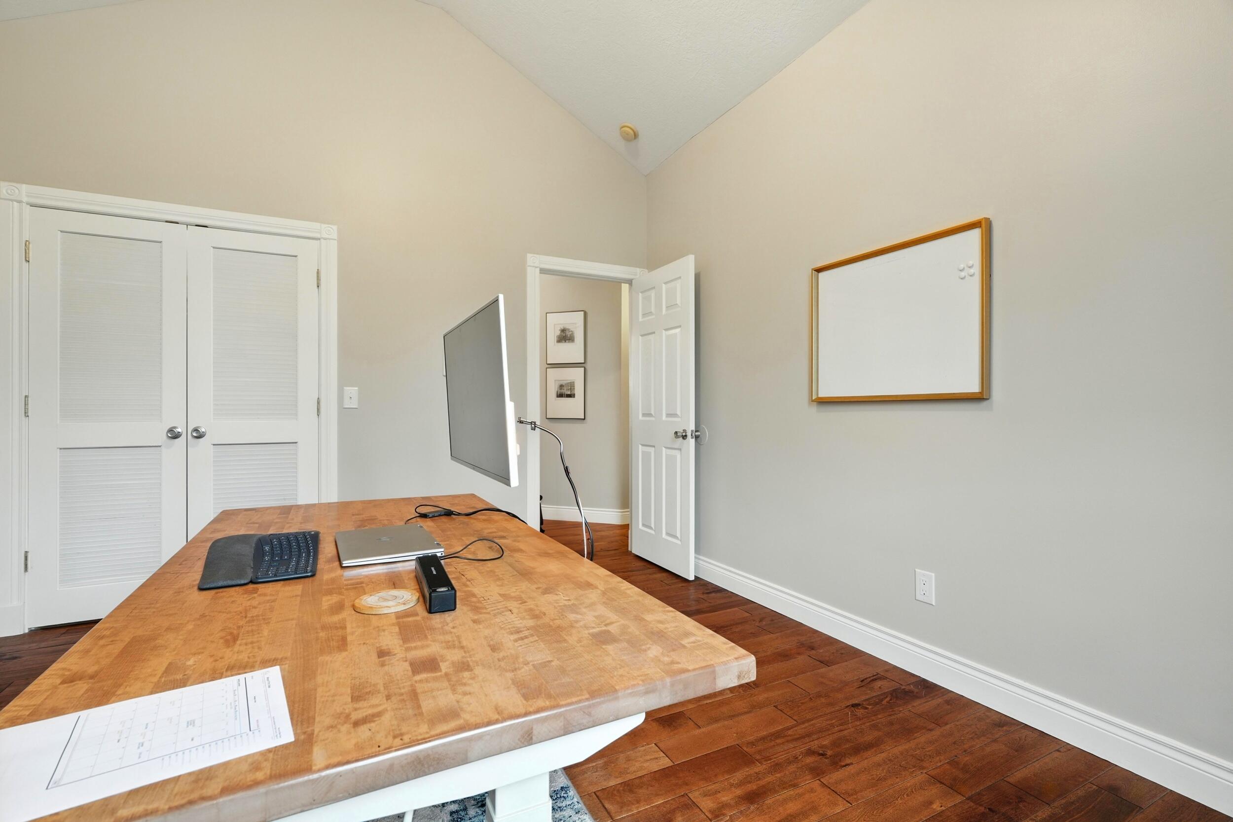 5320 North Willow Road Property Photo 15