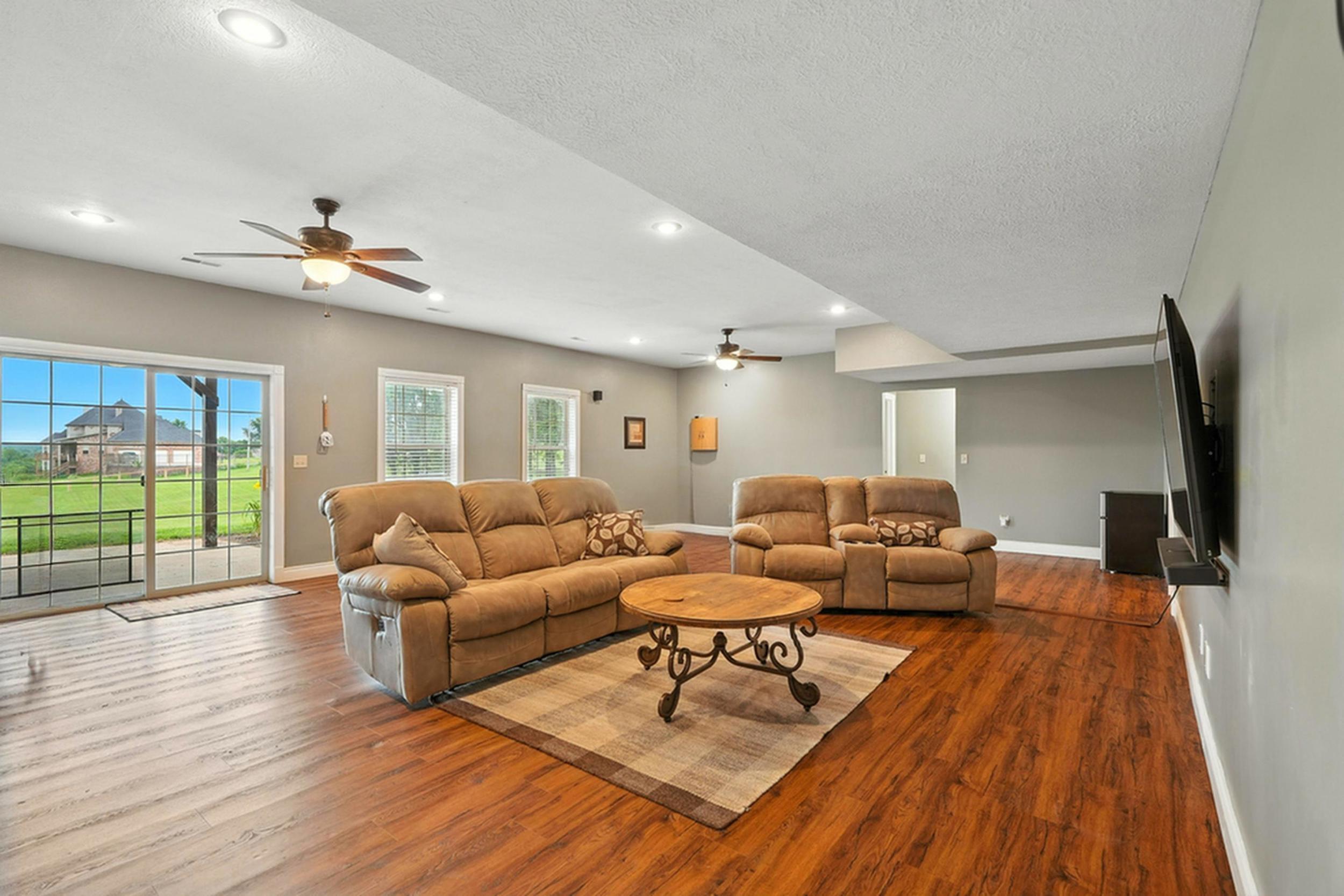 5320 North Willow Road Property Photo 18