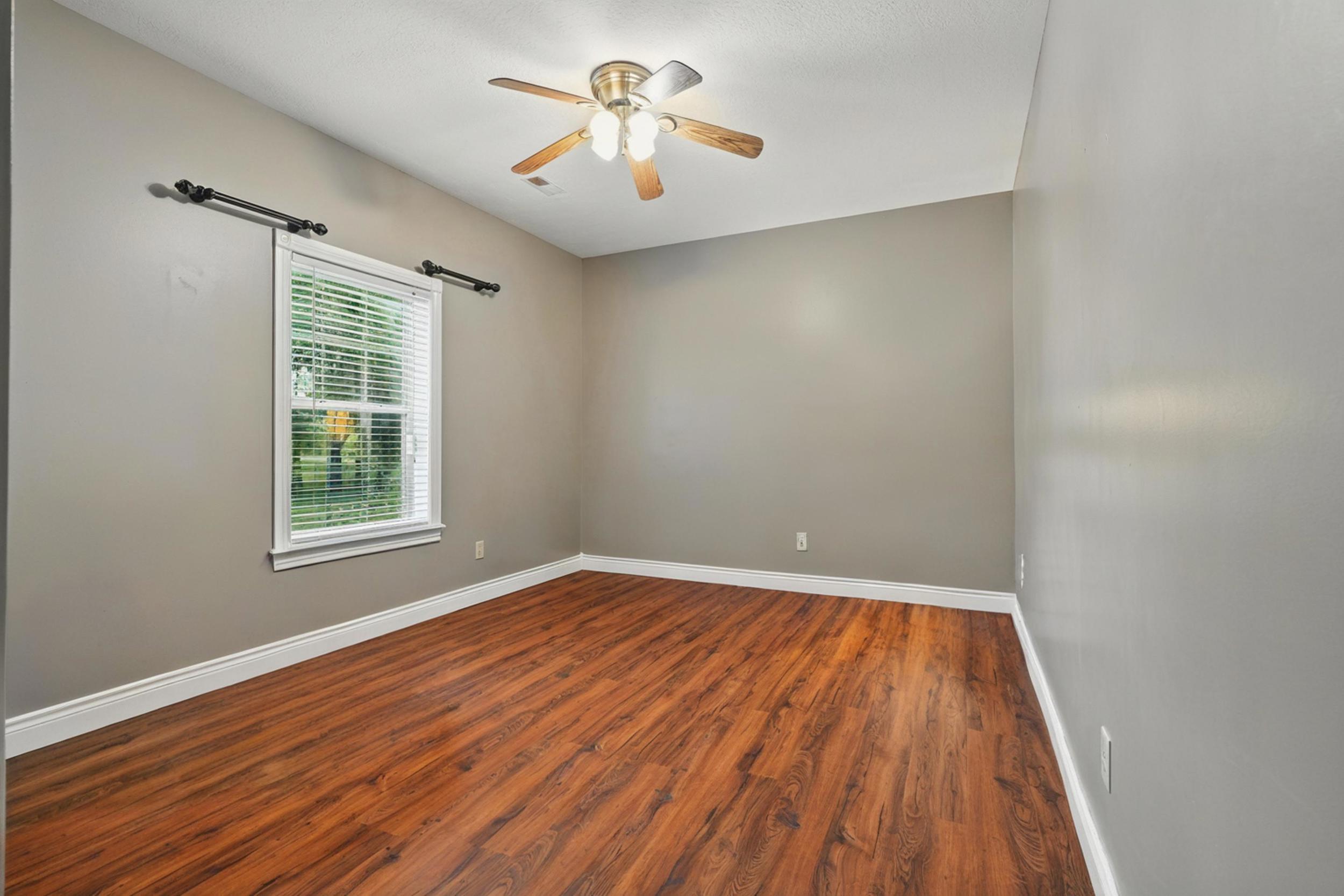 5320 North Willow Road Property Photo 39