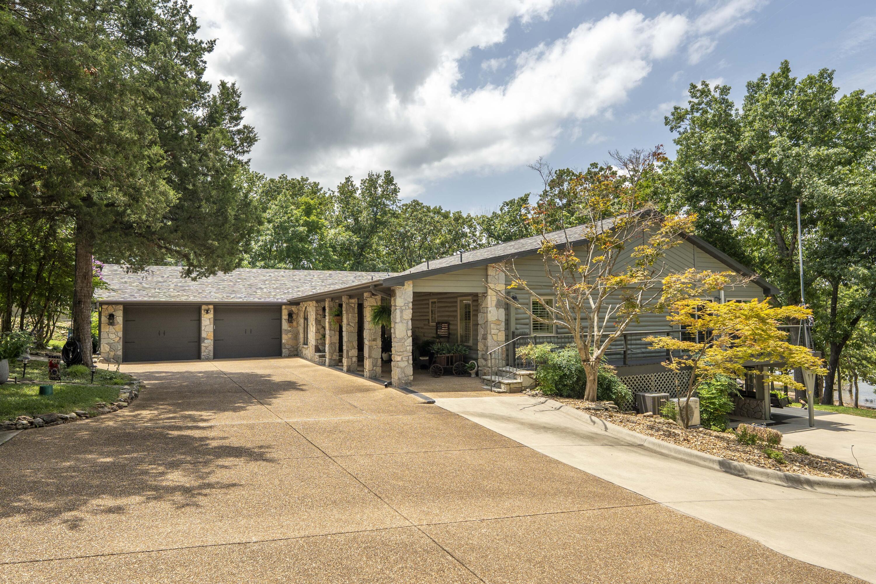 3273 Pioneer Point Road Property Photo 1