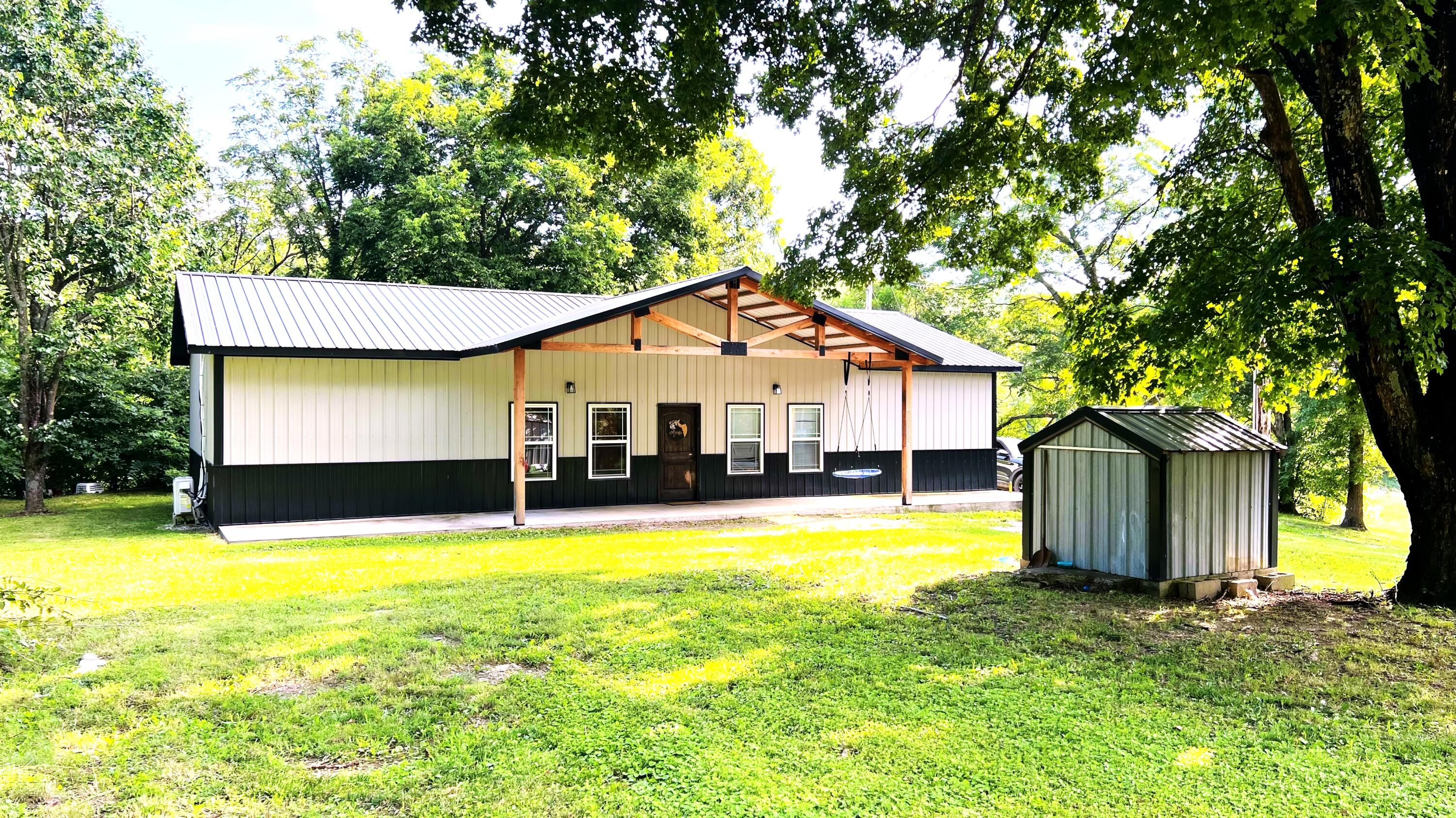 1067 Farm Road 2170 Property Photo 1