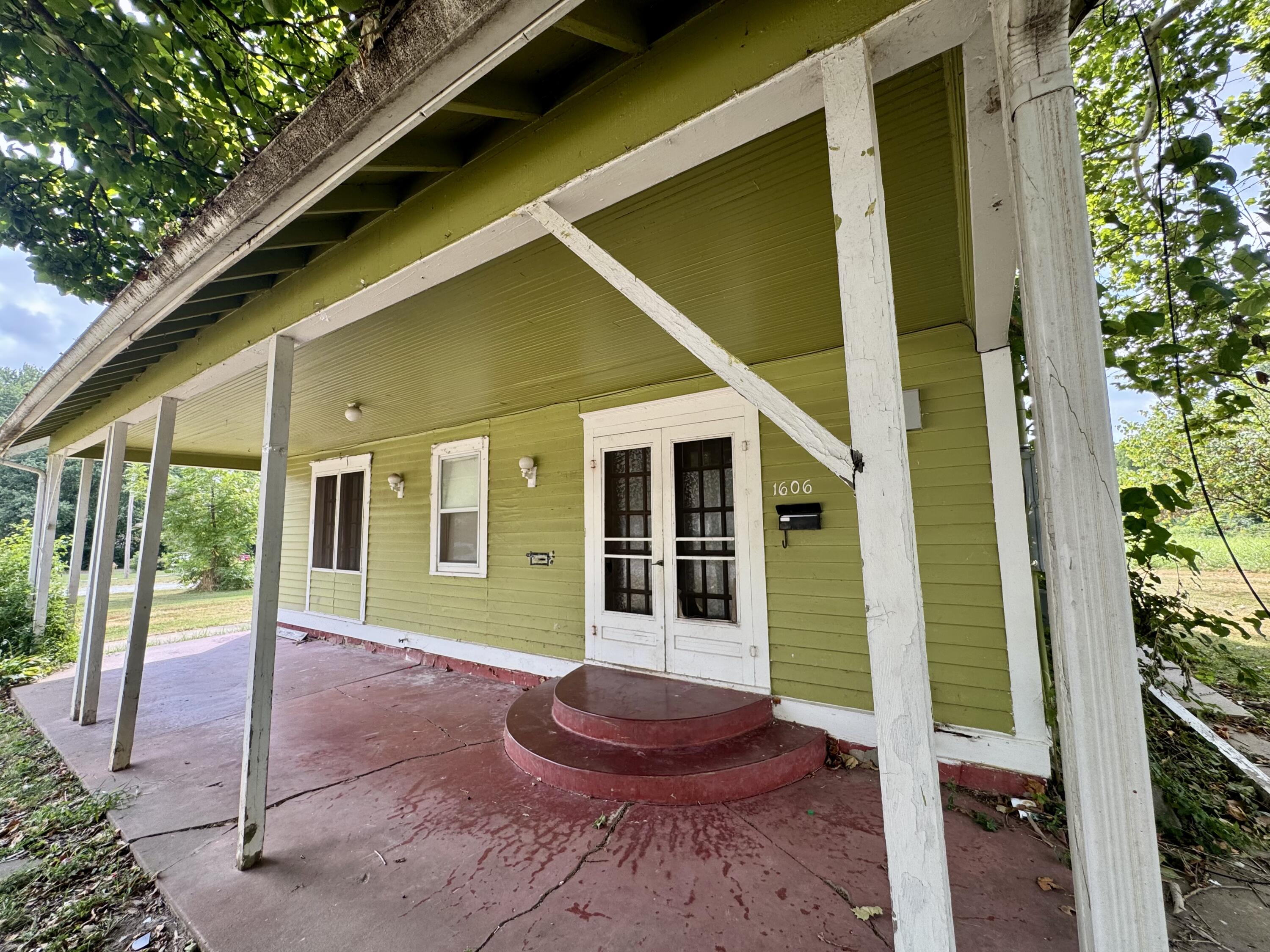 1606 East Blaine Street Property Photo 2