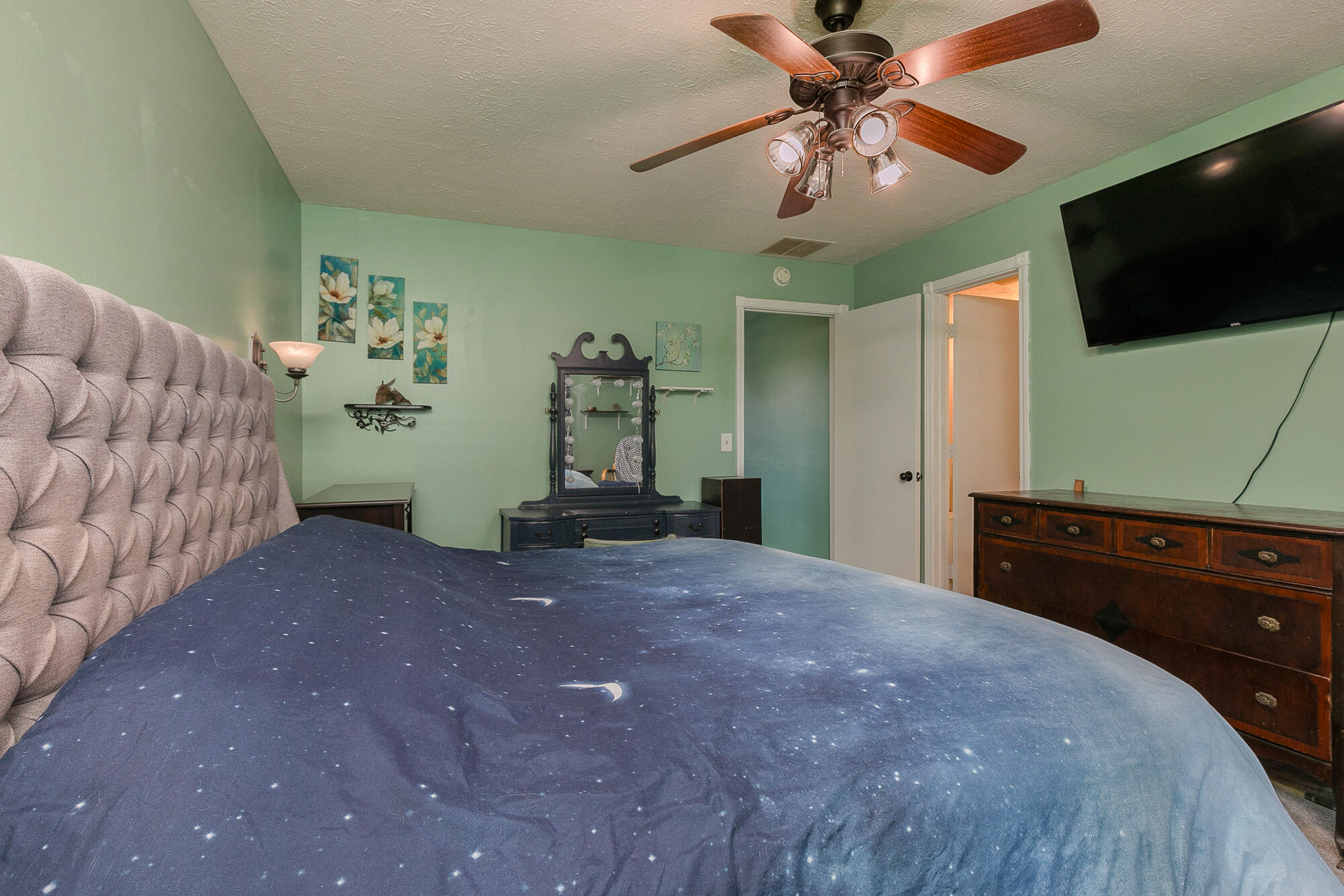 305 Hughes Road Property Photo 17